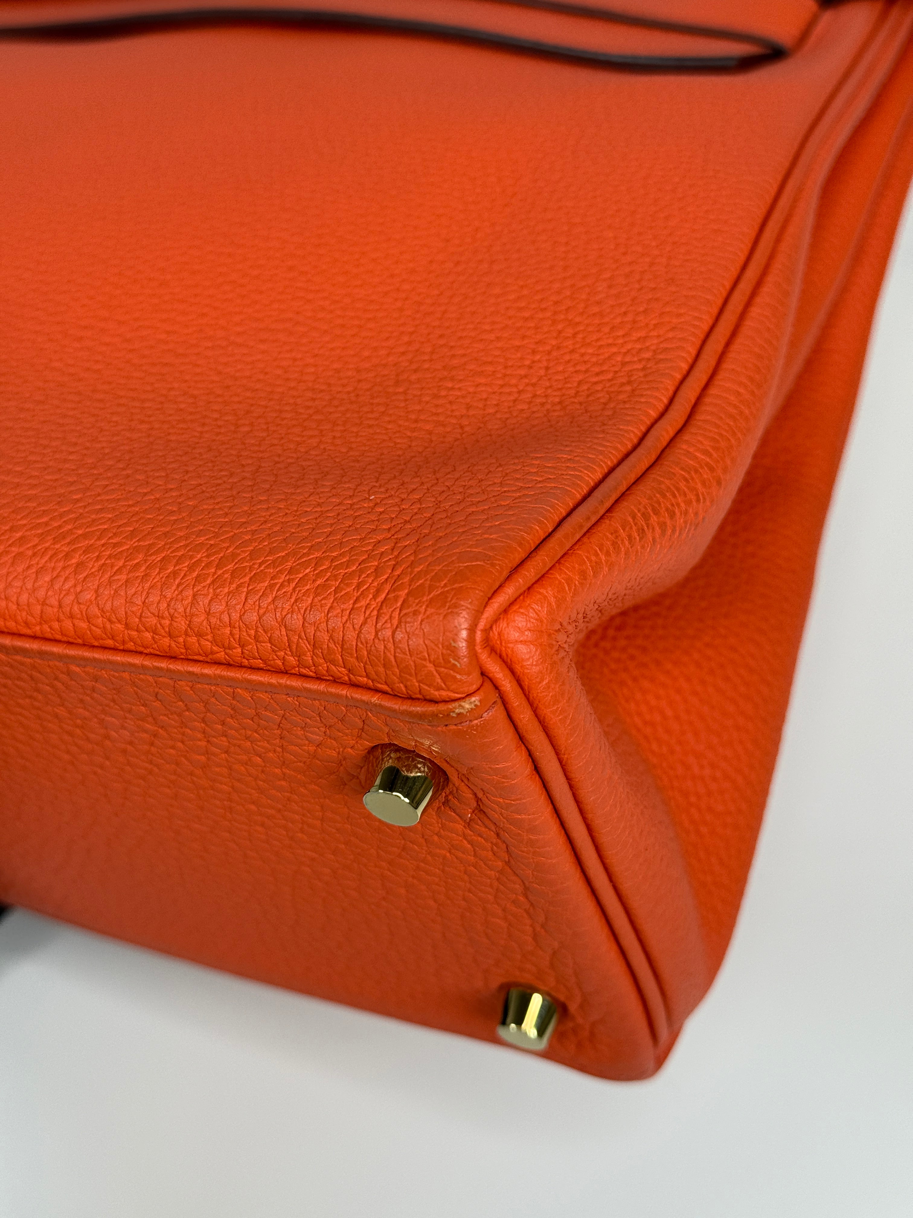 Authentic and preloved Hermès Kelly 28 In Cappucine Togo Leather Gold Hardware. Very Good Condition. 100% Authenticity guarantee 