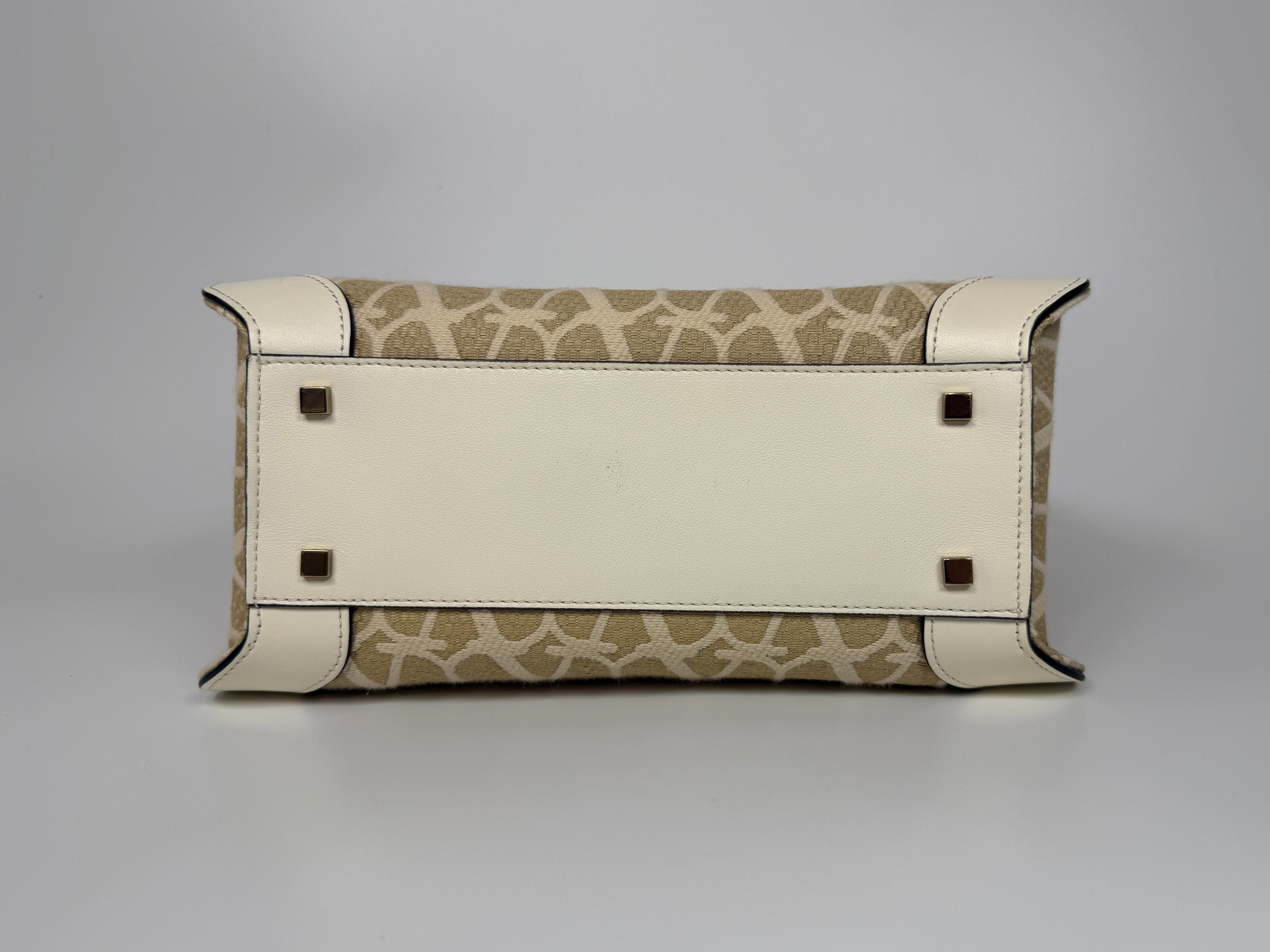 Authentic and preloved Authentic and preloved Valentino Garavani Canvas Beige Tote. 100% Authenticity guarantee 