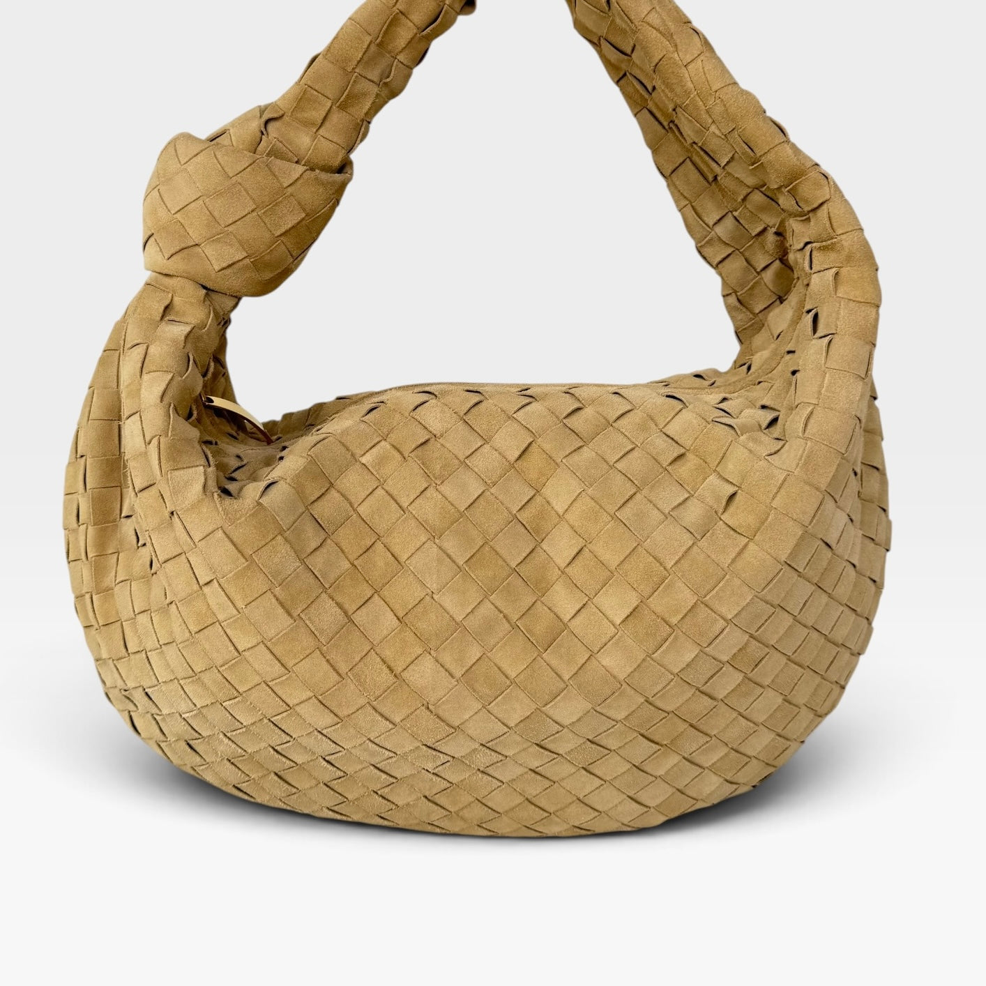 Bottega Veneta Large Knotted Jodie In Beige Intrecciato Suede. 100% authentic and preloved in excellent condition.