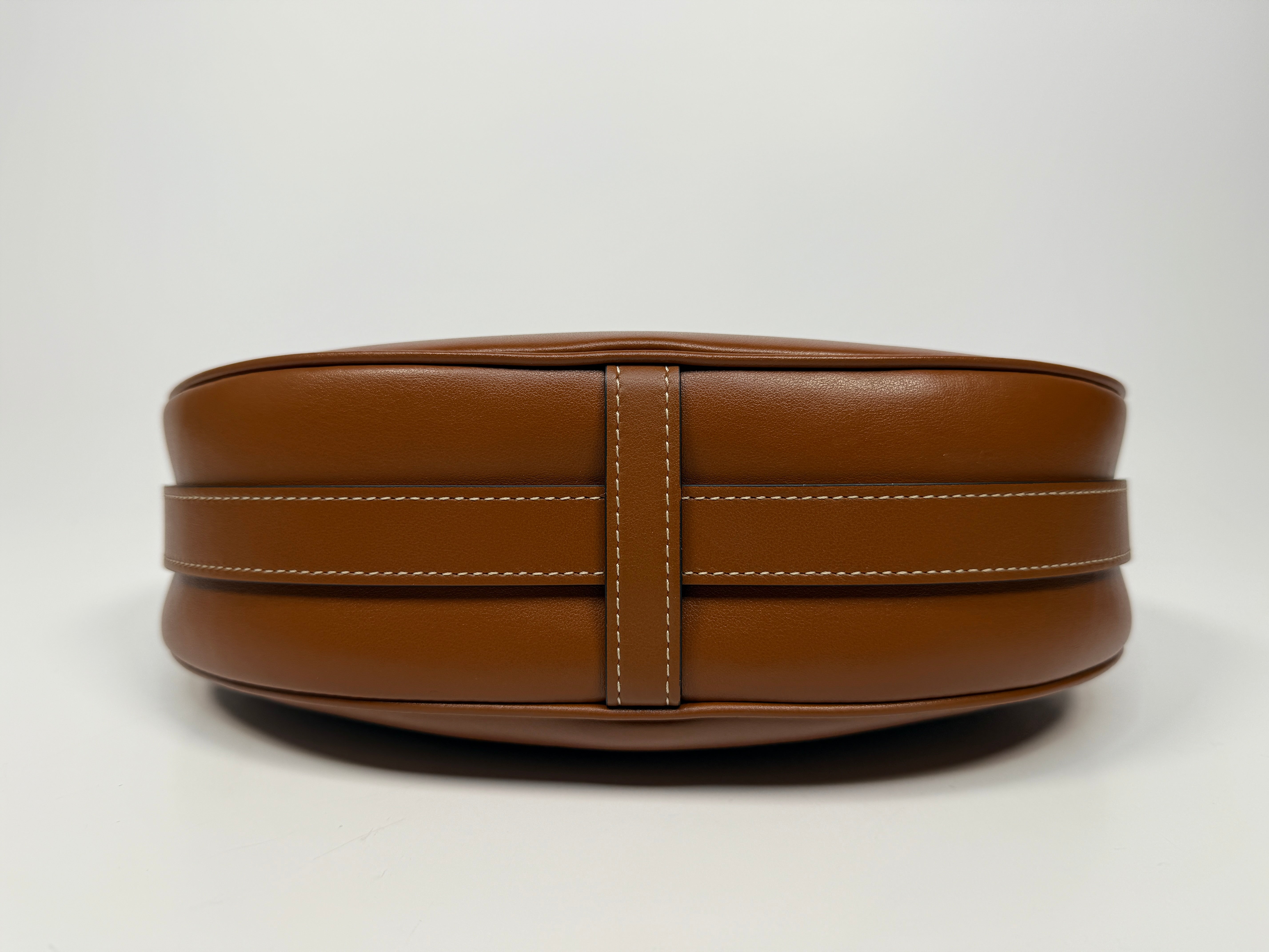 Celine Medium Ava Bag
Pre Loved & Authentic 