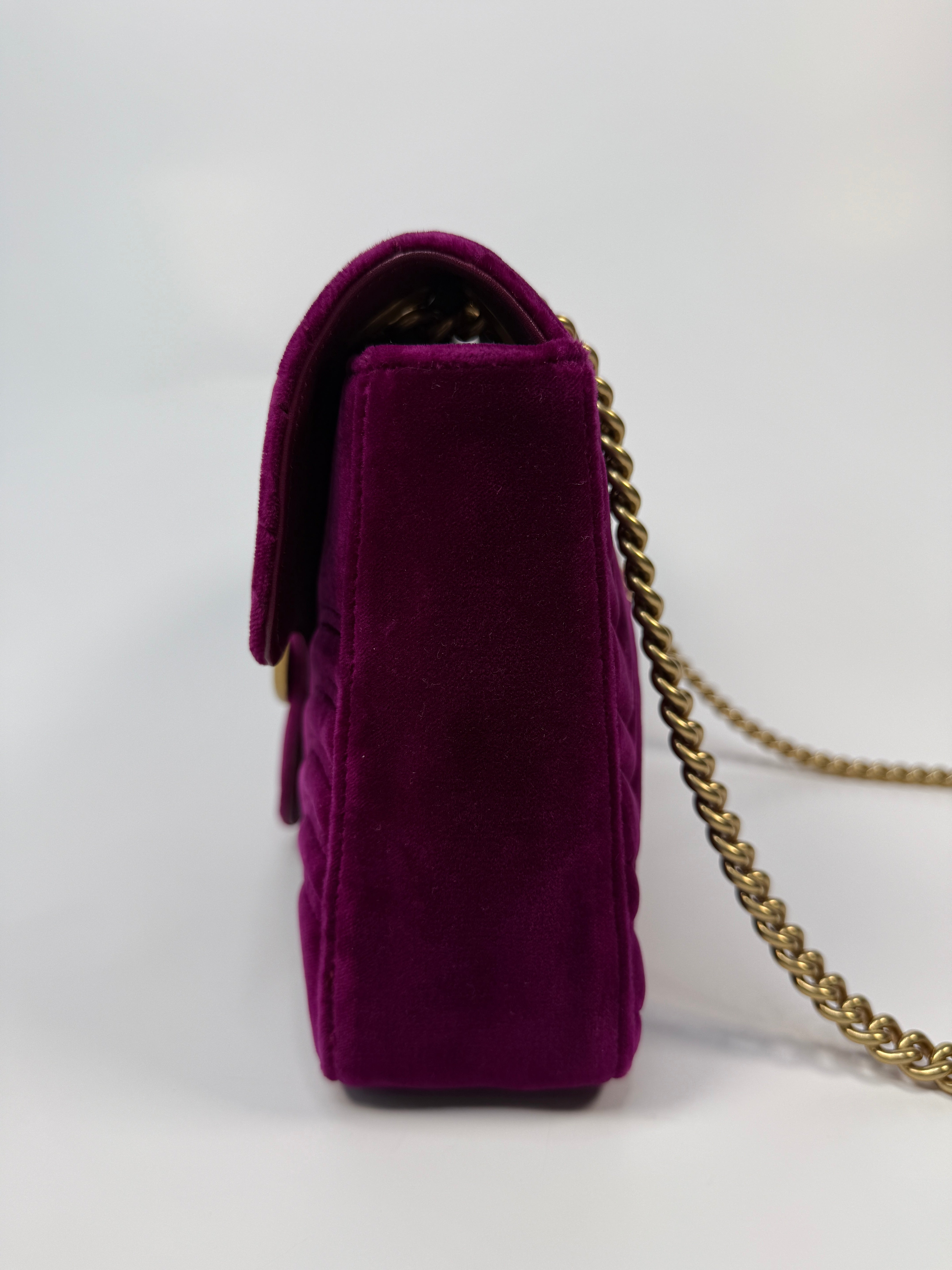 Gucci GG Medium Marmont Shoulder Bag