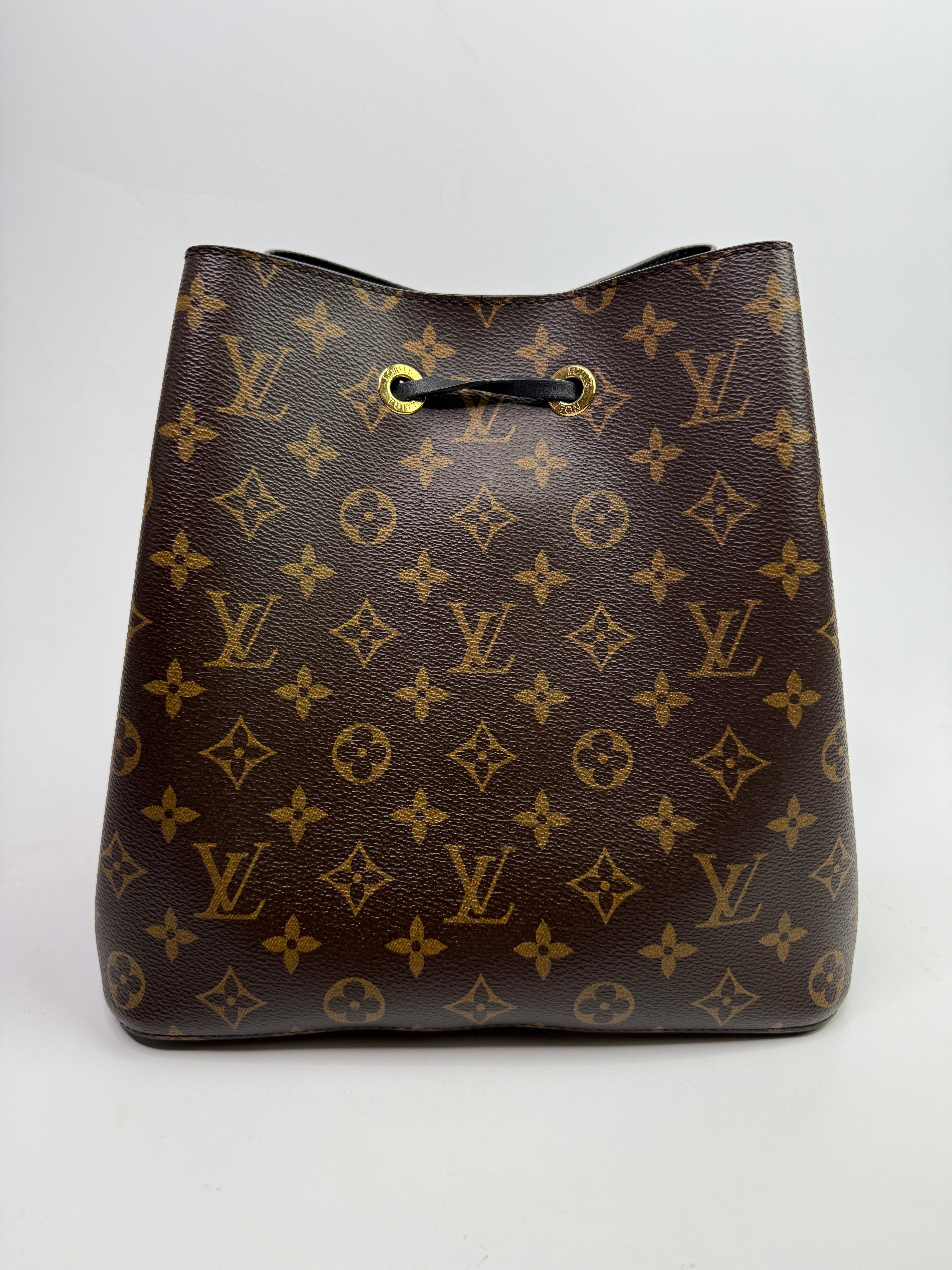 Louis Vuitton NéoNóe MM Bucket Bag