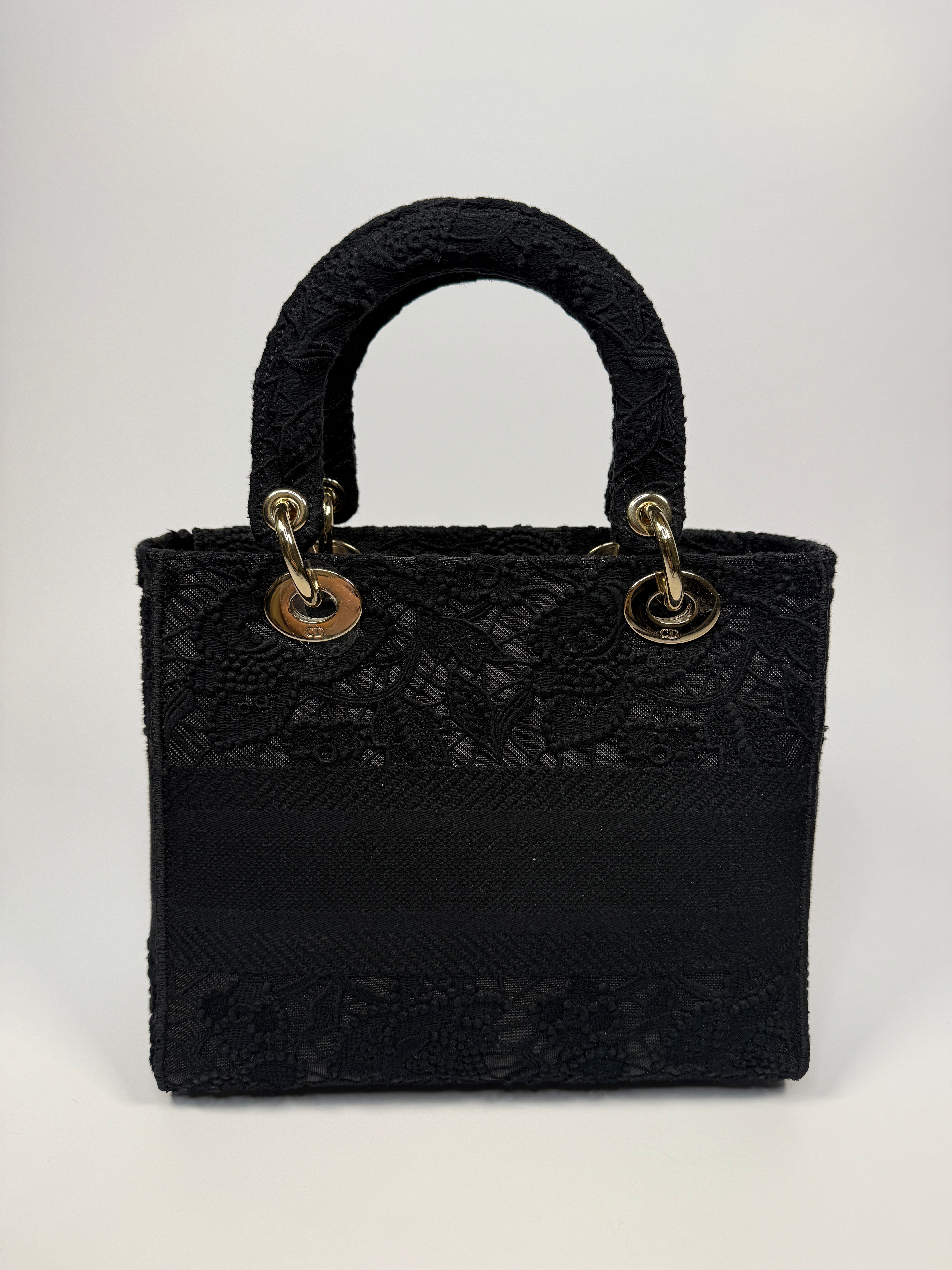 Christian Dior Medium Lady Dior D-Lite Toile de Jouy Soleil Macramé Embroidery With Pale Gold Hardware. Authentic and pre loved in excellent condition. 