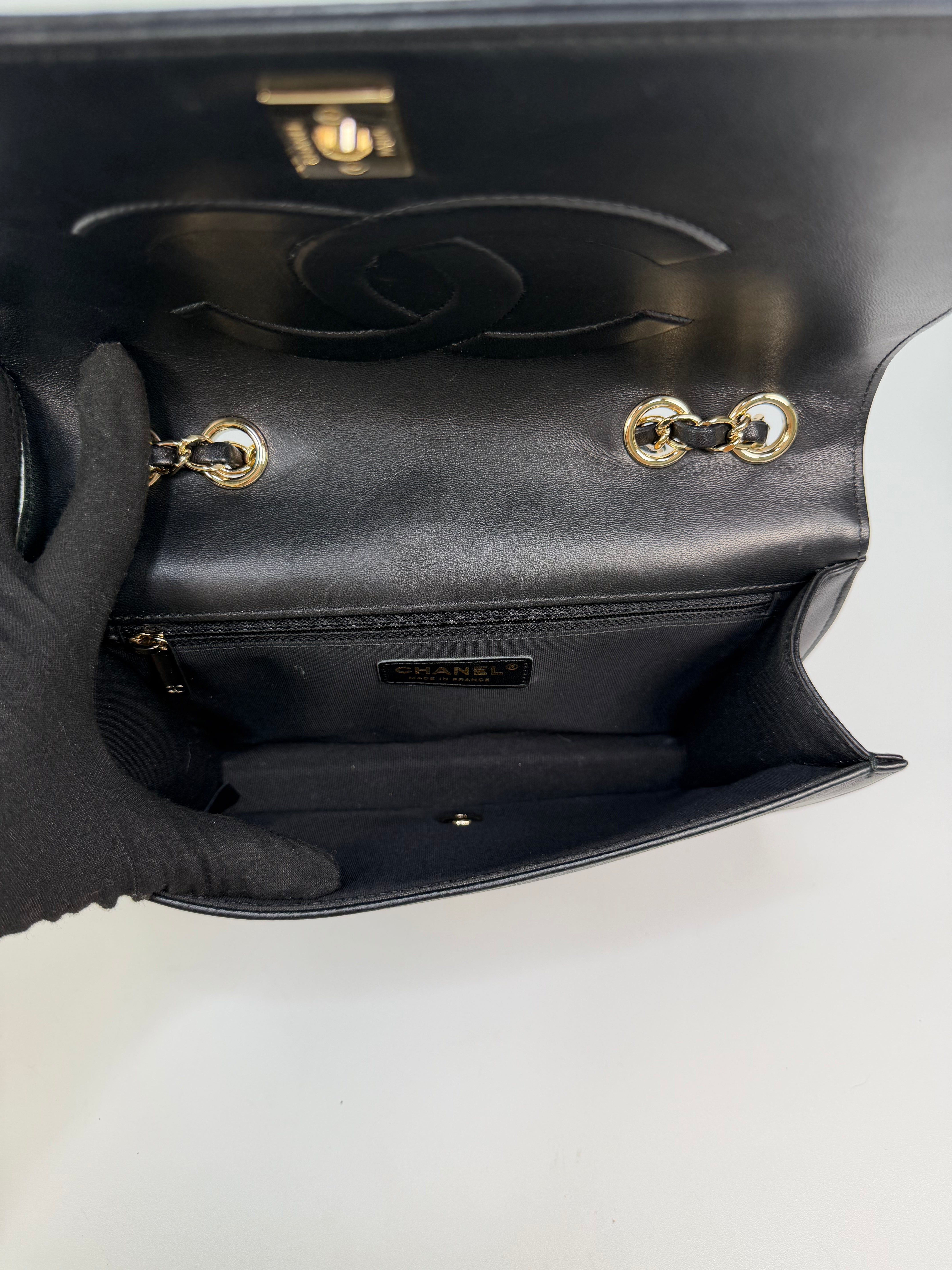 Chanel Chevron Flap In Black Lambskin Leather With Gold Hardware. Authentic and preloved in excellent condition. 100% guarantee