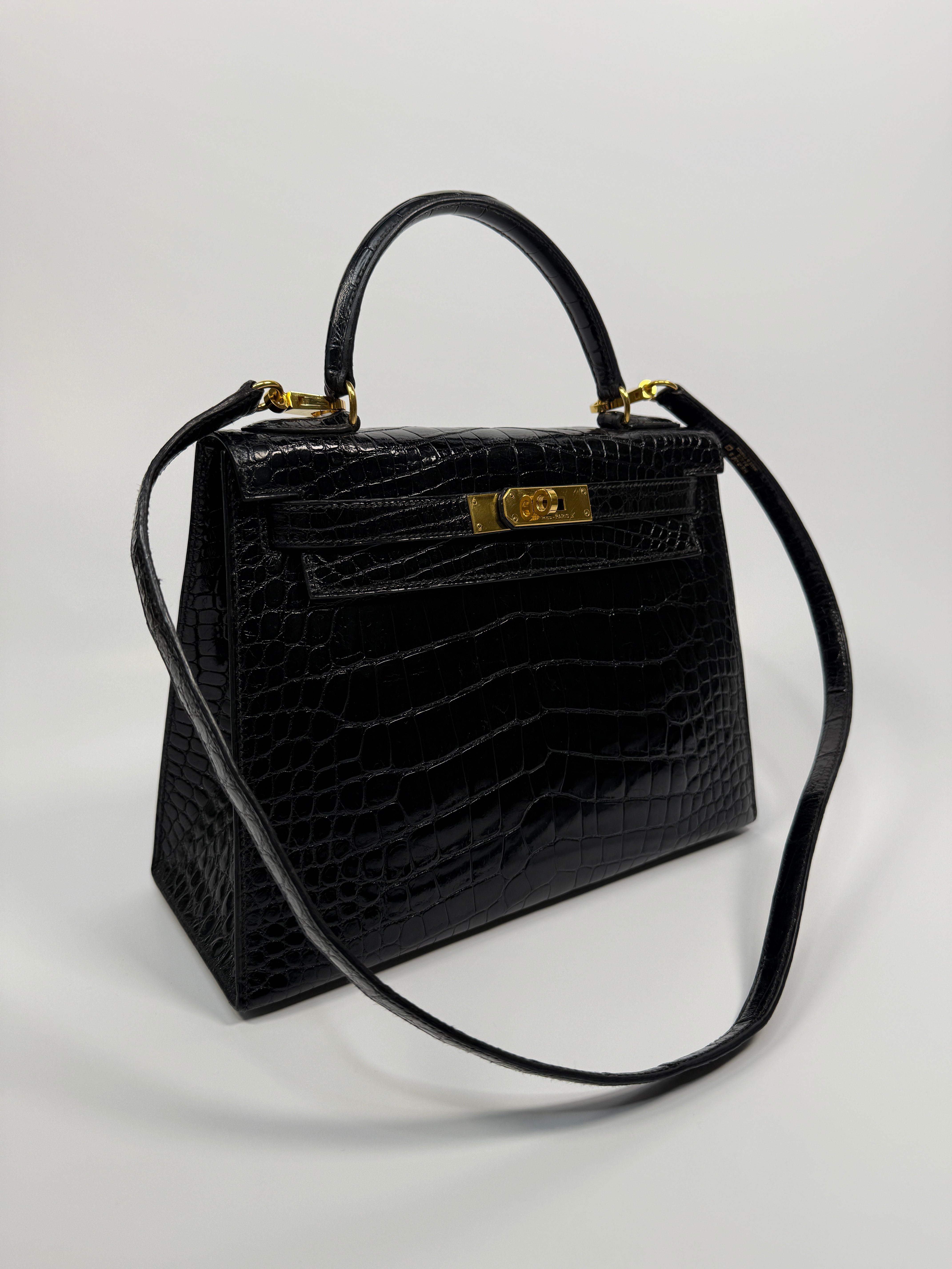 Hermès Vintage Kelly 28 In Shiny Black Crocodile With Gold Hardware Authentic