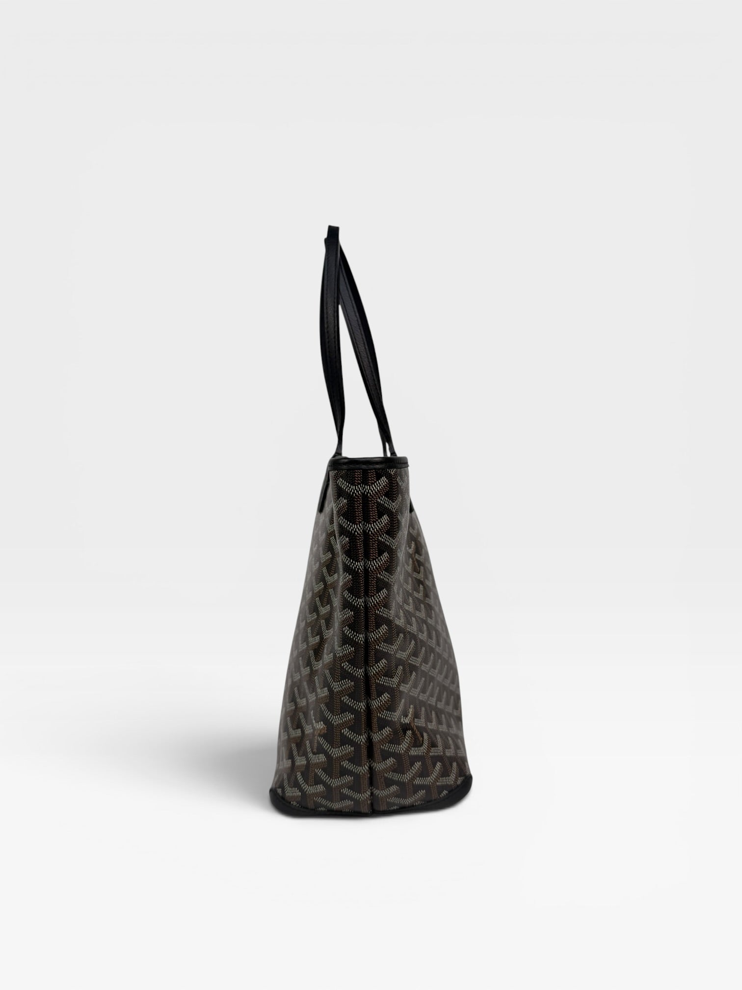 Goyard Artois PM Bag In Black Monogram. Authentic and preloved in very good condition. 100% guarantee