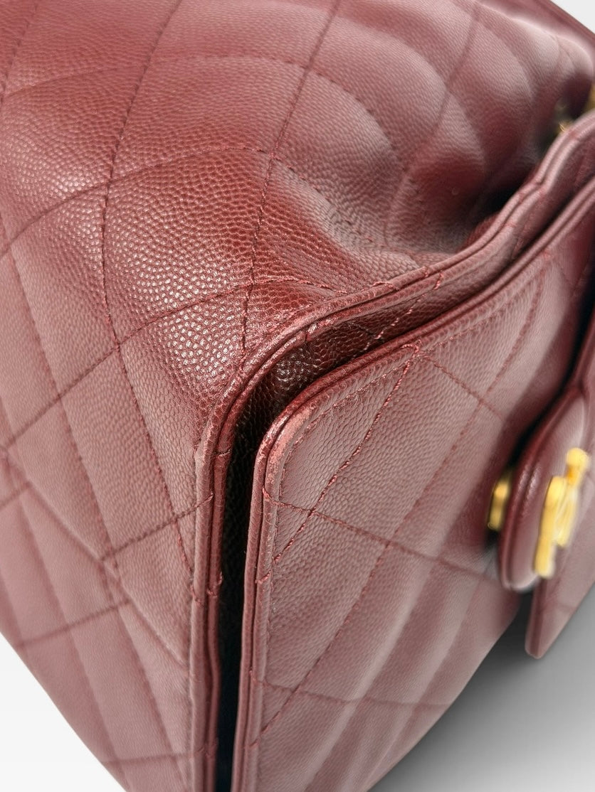*Luxe Top Pick* Chanel 25 Small In Burgundy Caviar Leather With Gold Hardware, Authentic and preloved in excellent condition. 100% guatantee