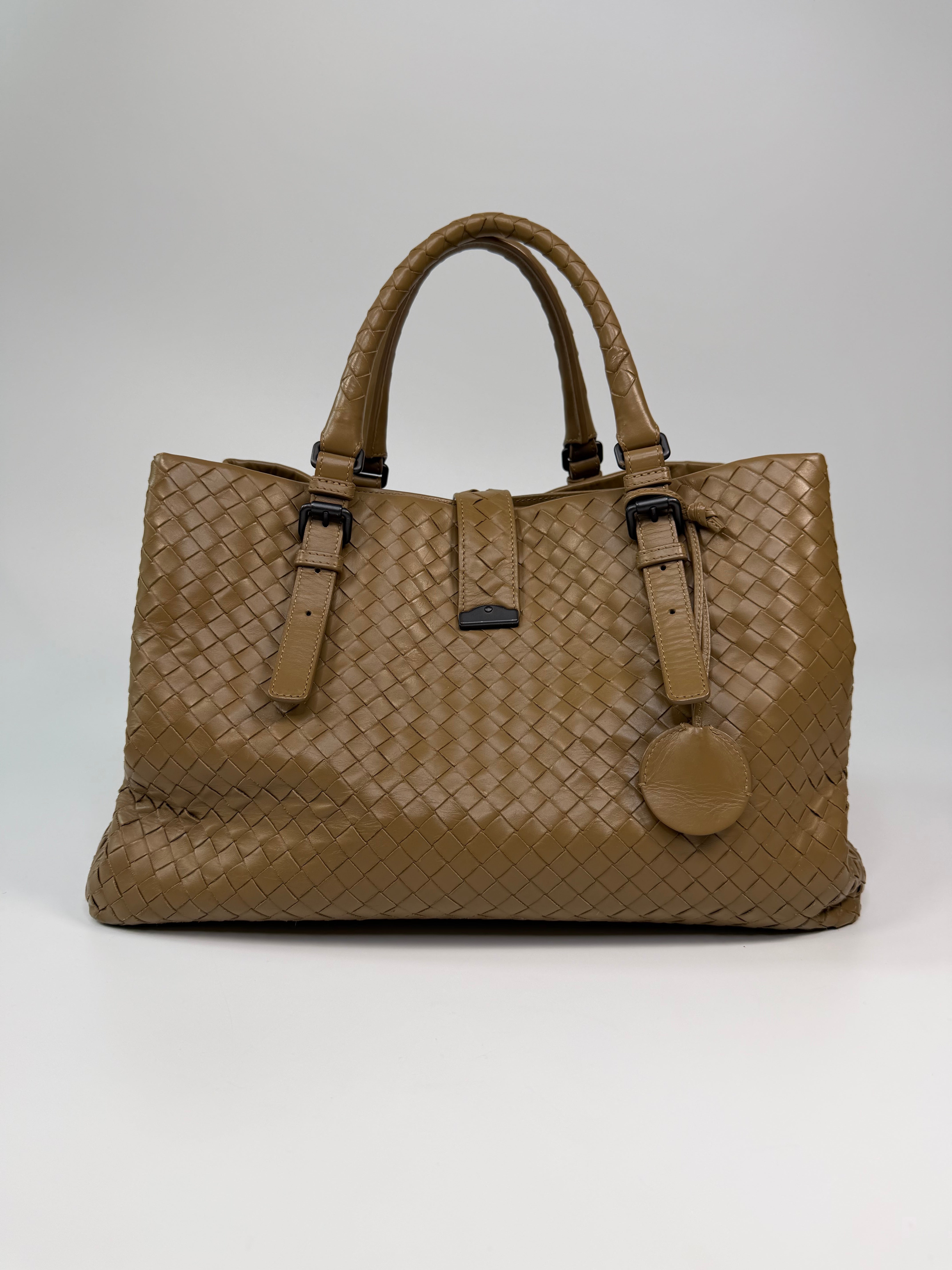 Bottega Veneta Medium Roma Tote Beige Leather Gunmetal Hardware. Authentic and preloved in very good condition.