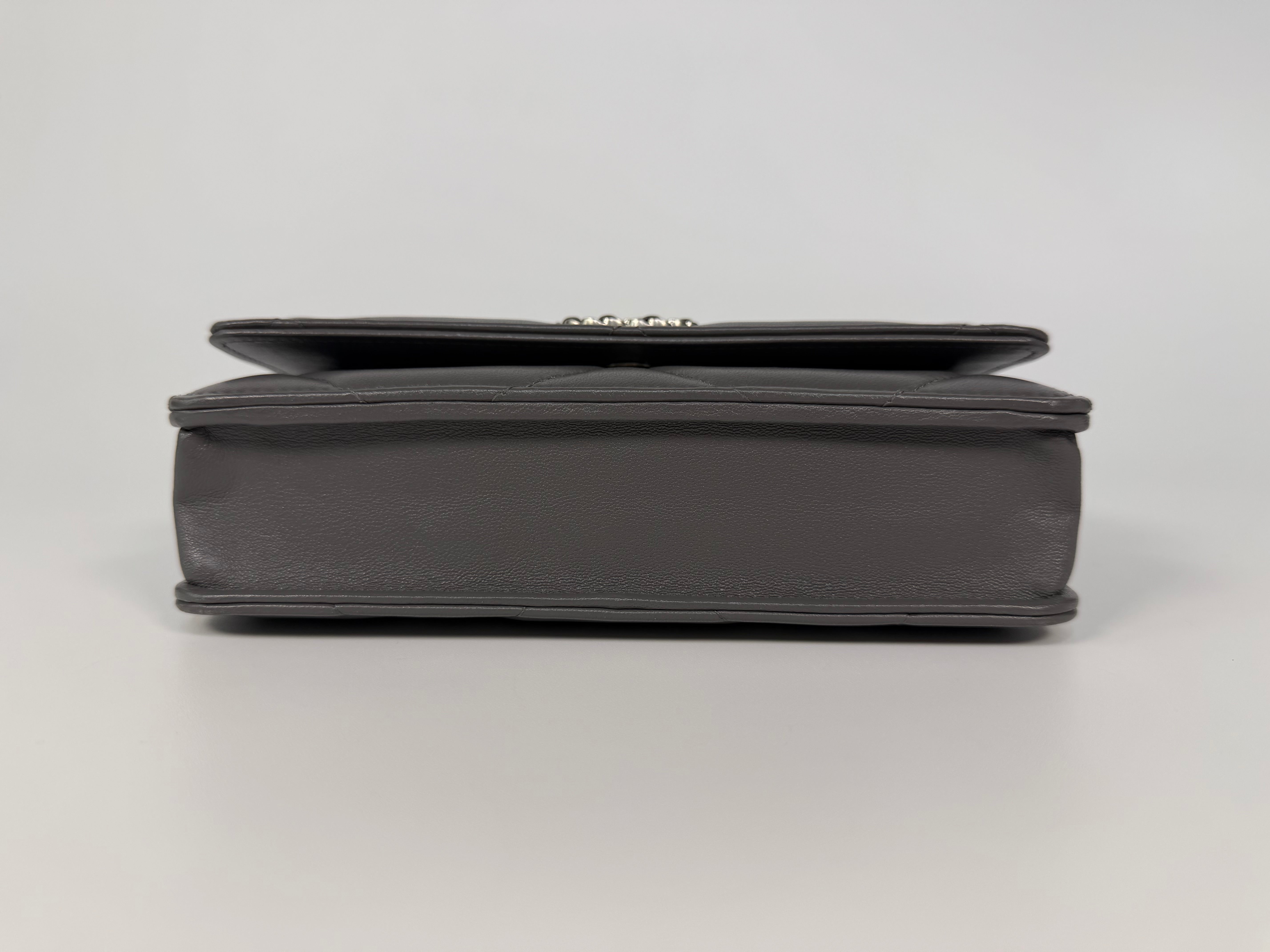 Chanel 19 Wallet On Chain Grey Lambskin With Mixed Hardware. 100% authentic and preloved in excellent condition.