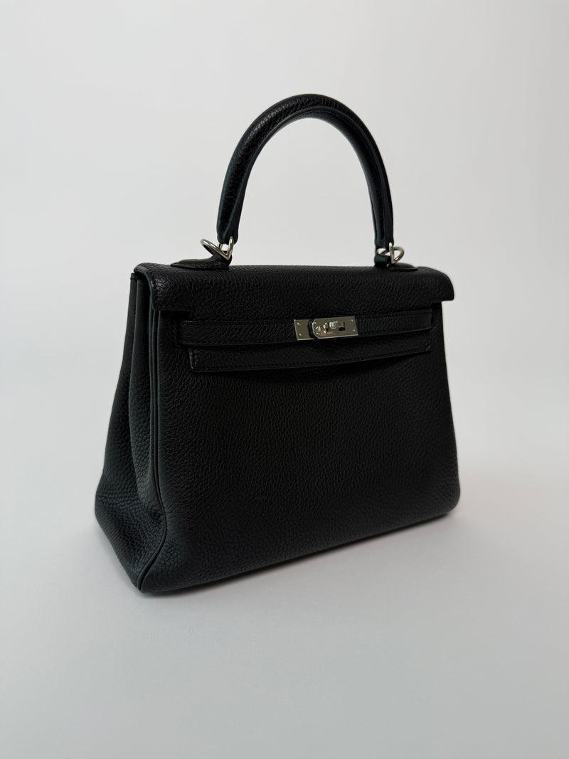Hermès Kelly 25 In Nior Togo Leather With PHW