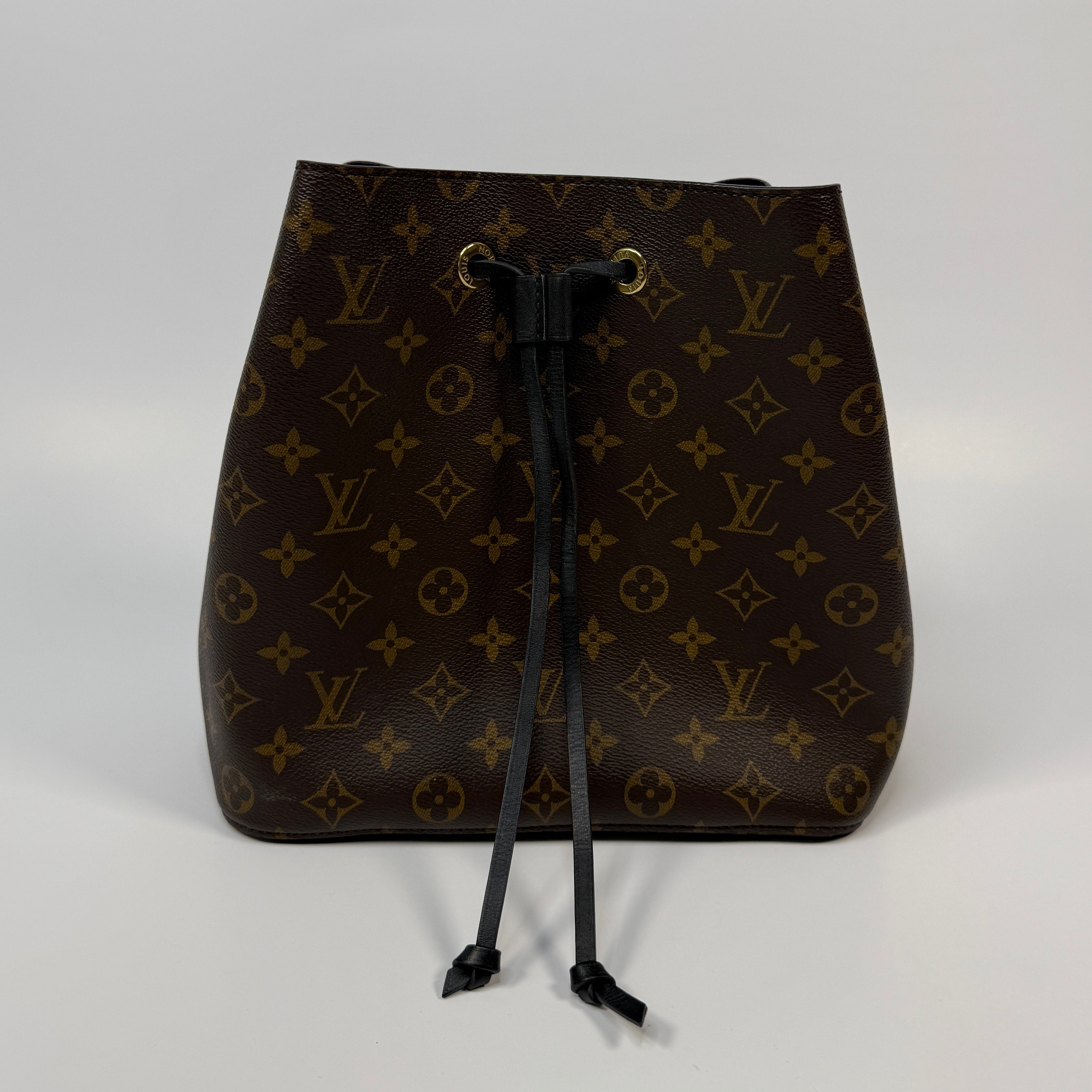 Louis Vuitton NéoNóe MM Bucket Bag