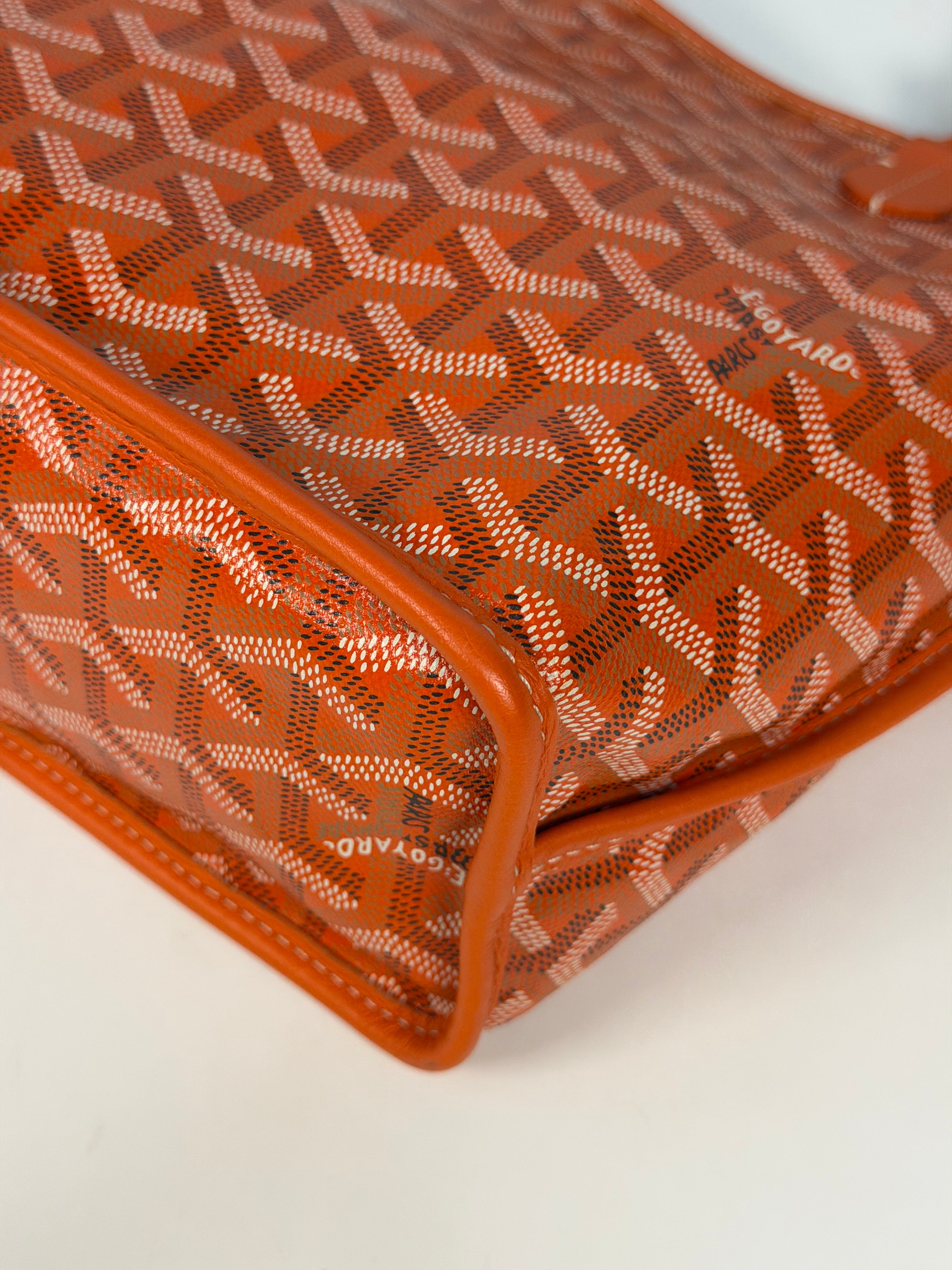 Goyard Mini Anjou Orange Leather, excellent condition pre loved condition. Verified by Luxe Cheshire. Insured next day delivery 