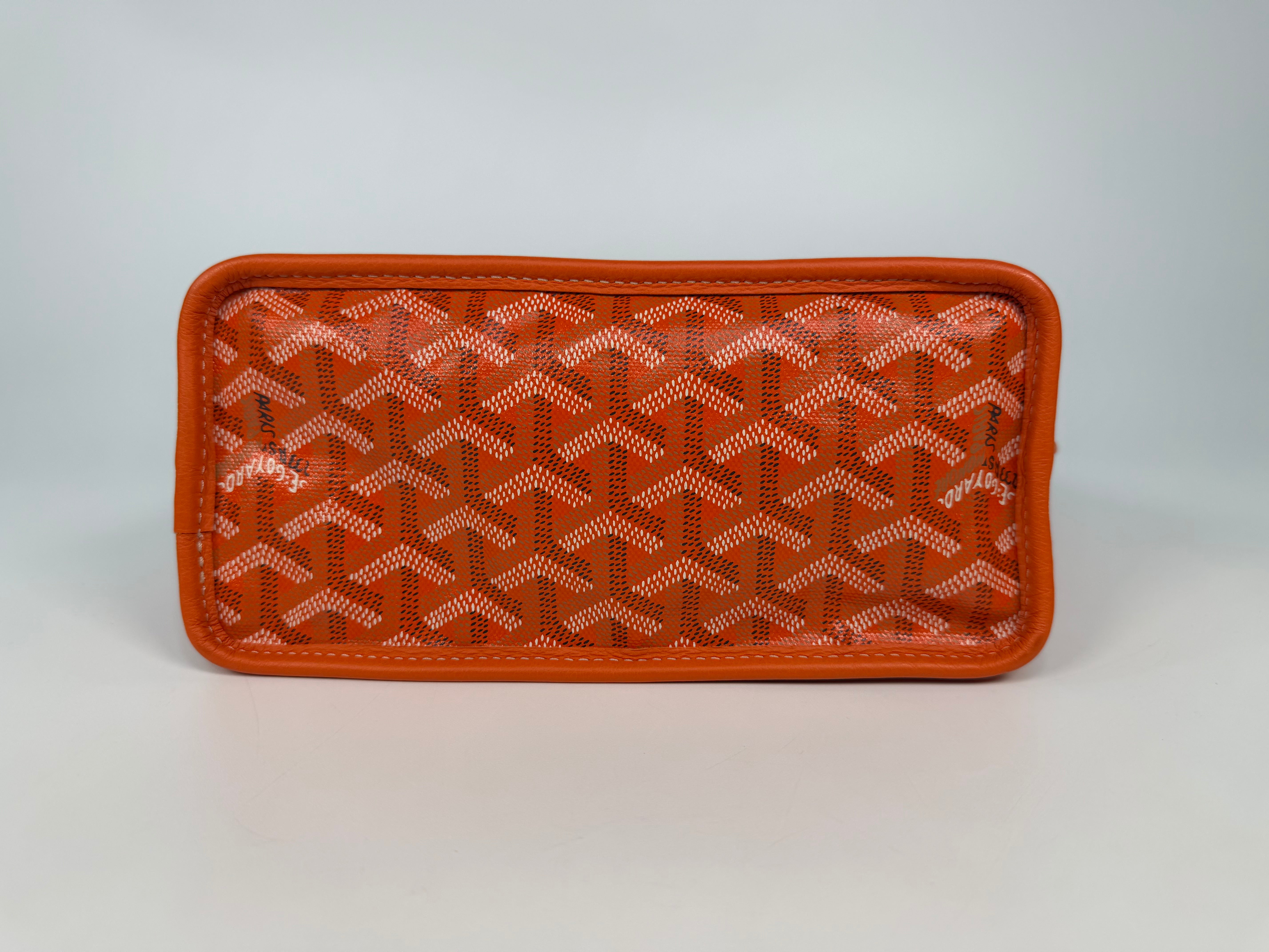 Goyard Mini Anjou Orange Leather, excellent condition pre loved condition. Verified by Luxe Cheshire. Insured next day delivery 