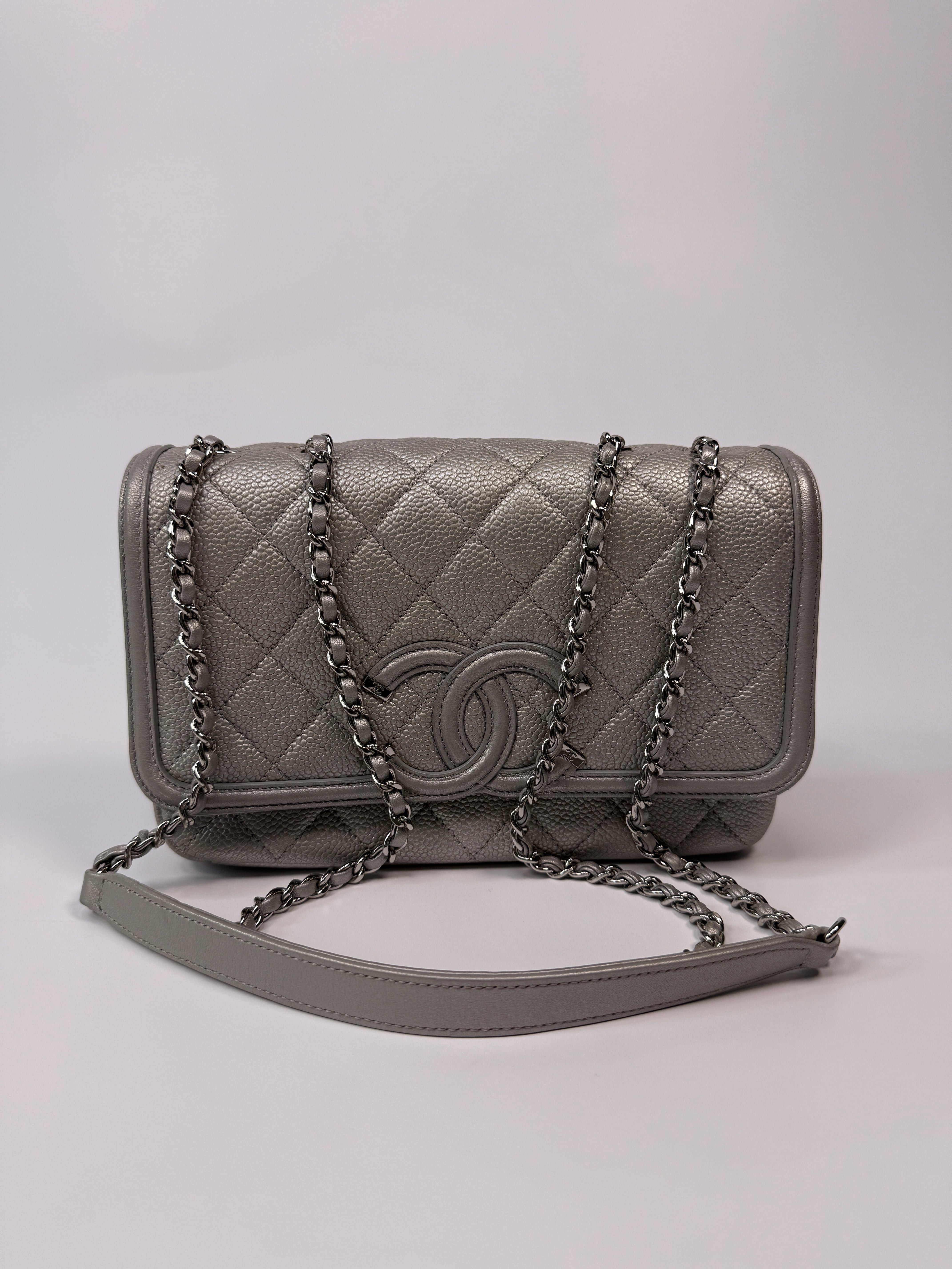 Chanel CC Filigree Wallet On Chain
Pre Loved & Authentic 