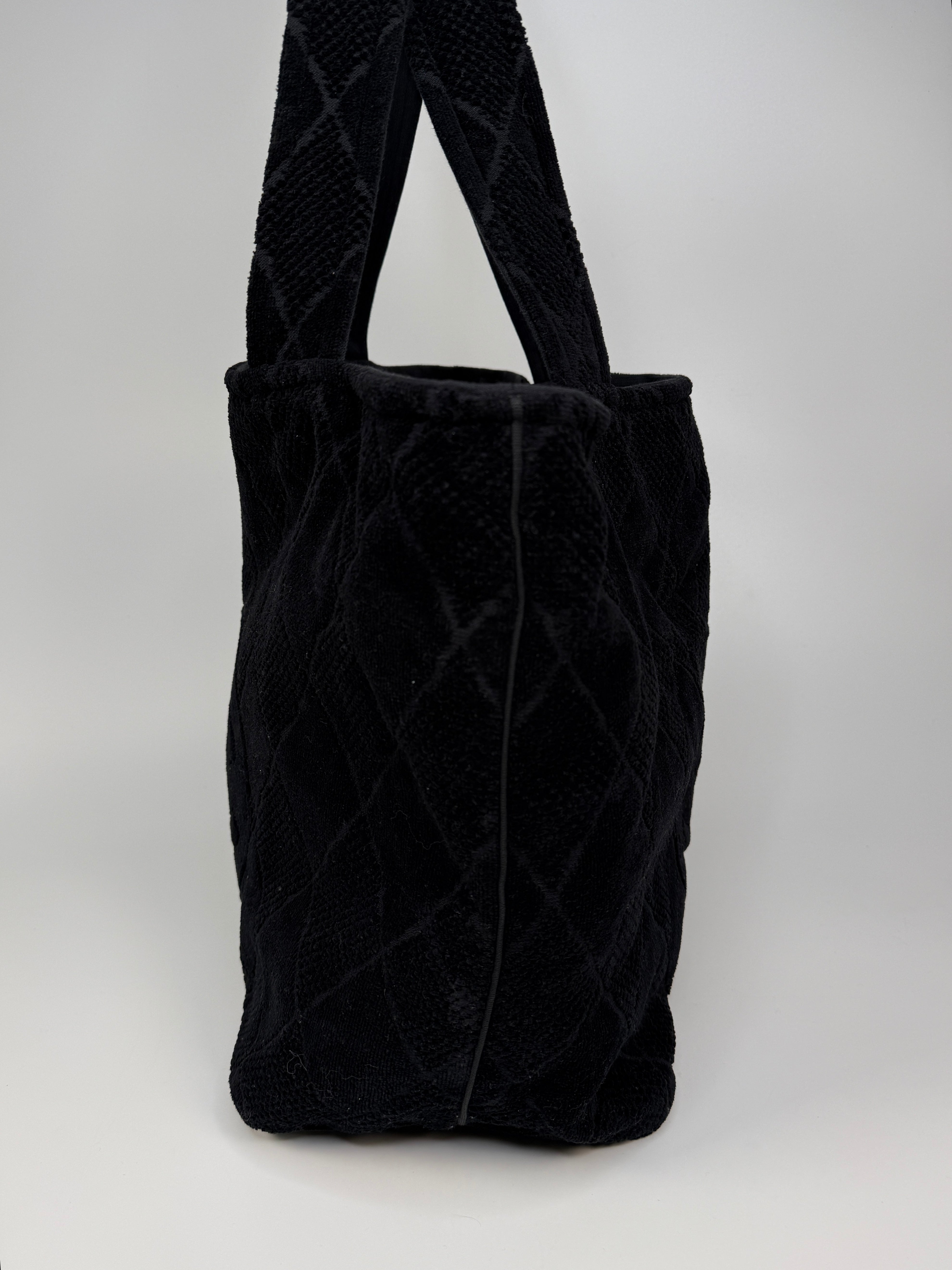 Chanel DePlage Beach Bag in Black Fabric. Excellent preloved authentic 