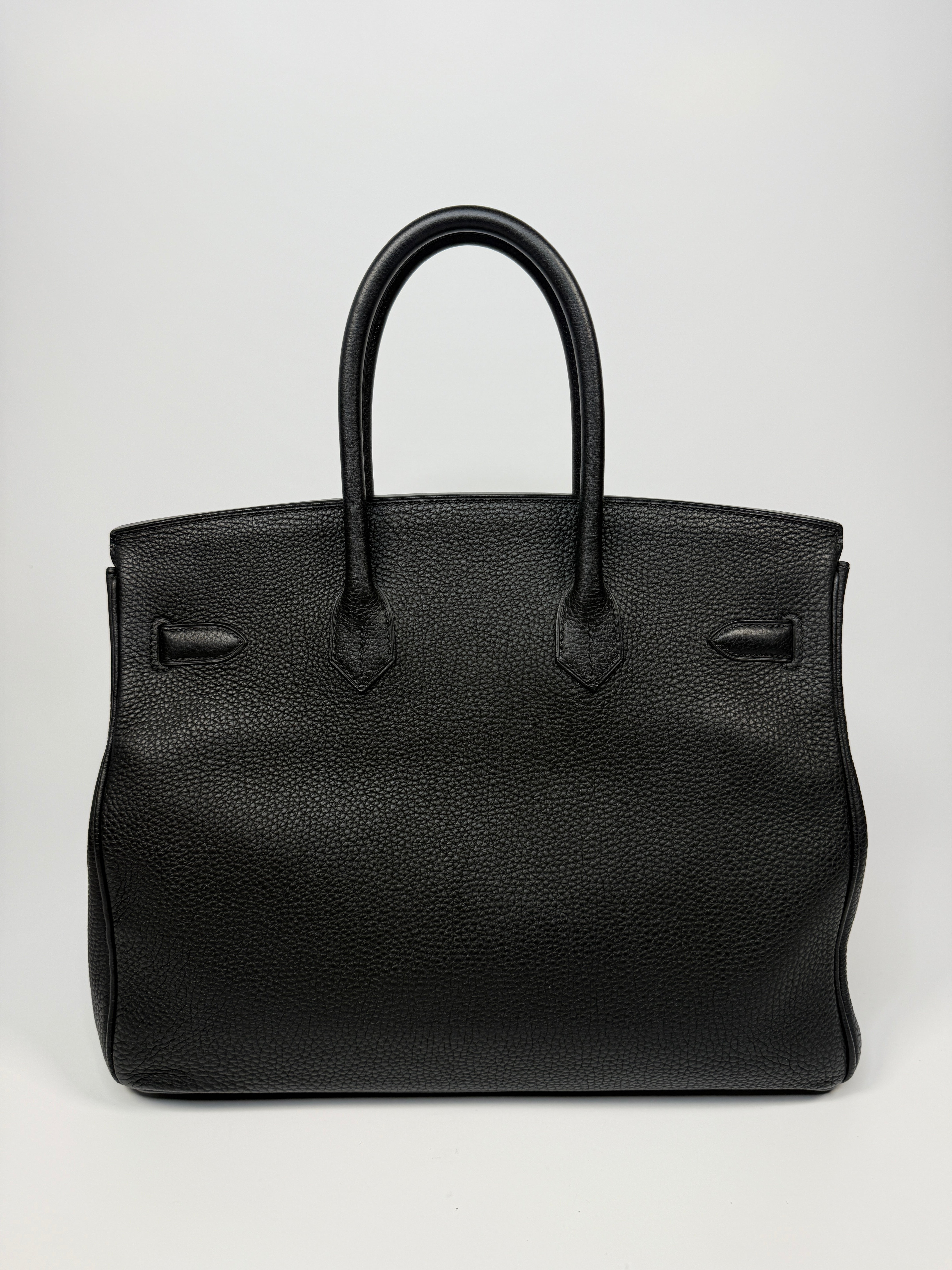 Hermès Birkin 35 Black Togo Leather With Gold Hardware. Excellent condition. Authentic and preloved. 