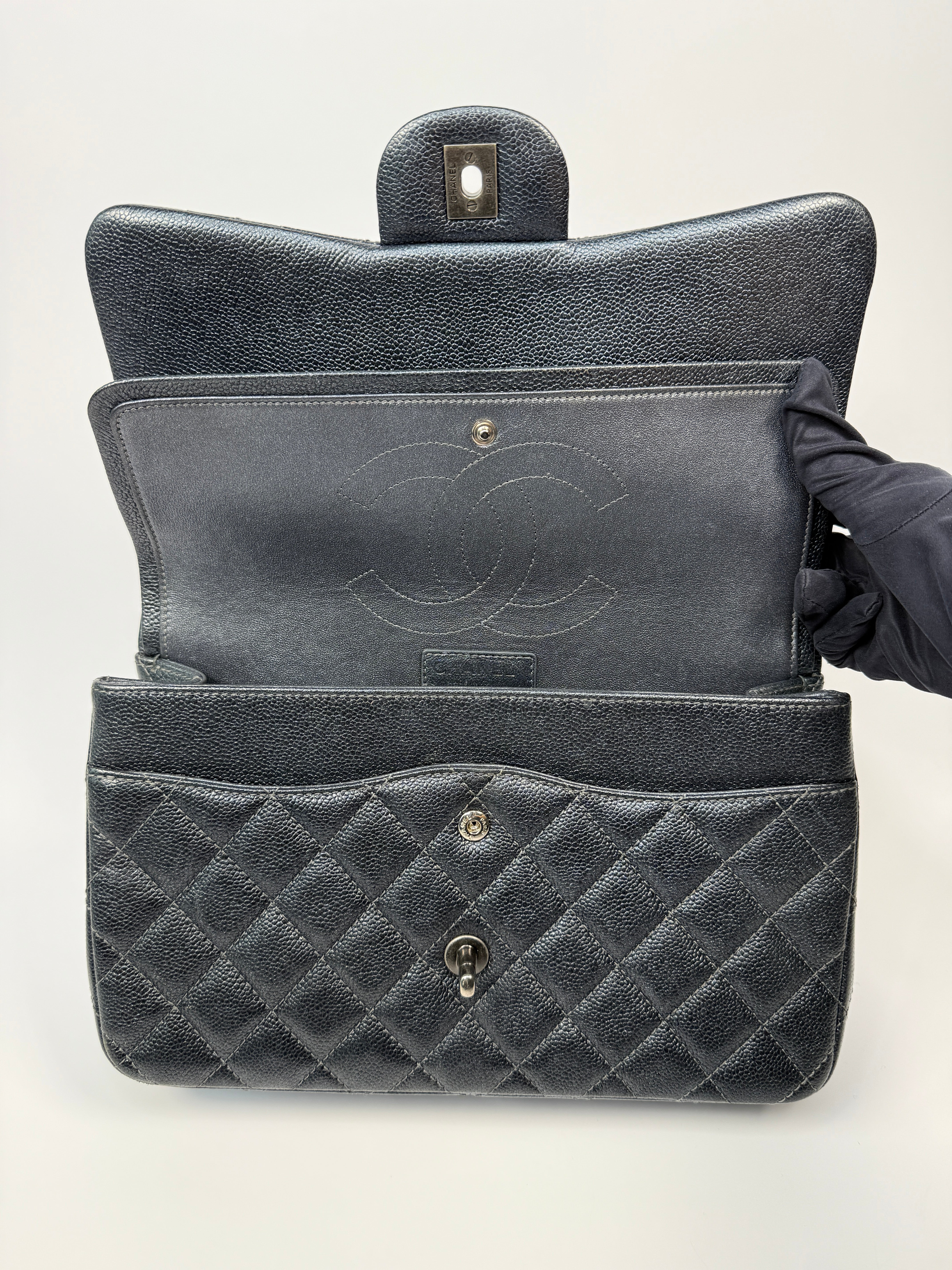 Chanel Jumbo Gunmetal Metallic Calfskin Leather With Ruthenium Hardware
Pre Loved & Authentic 