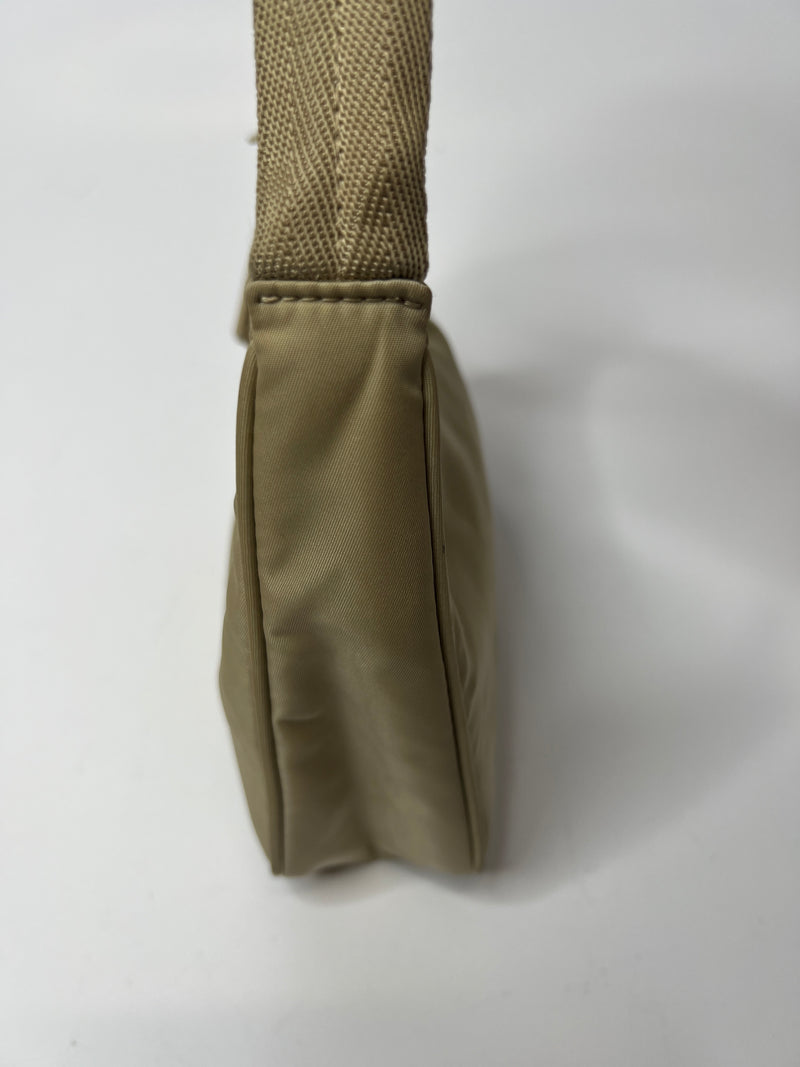 Prada Re-Edition 2000 Re-Nylon Bag In Beige