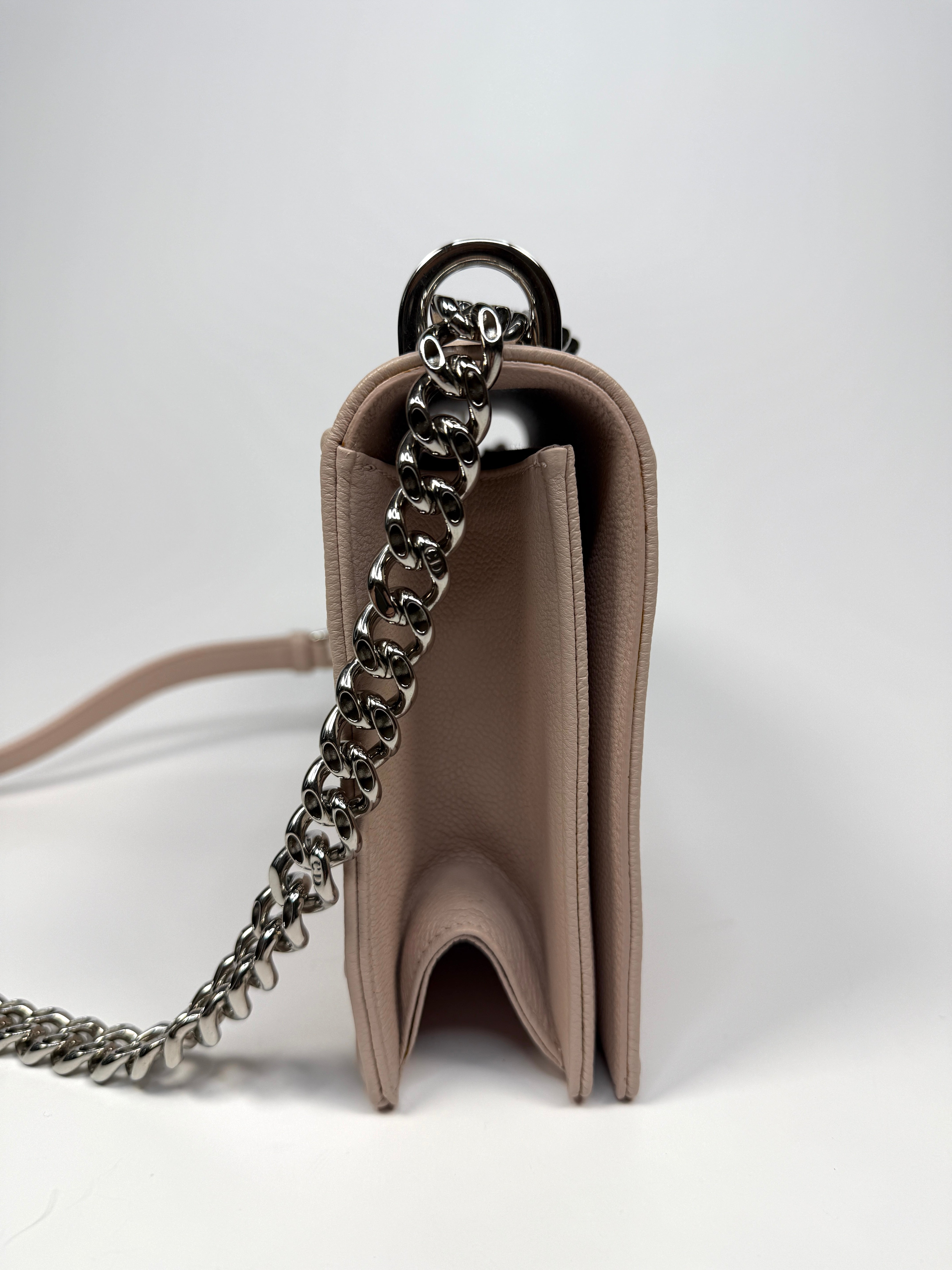 Christian Dior Medium Diorama Bag In Blush Pink Leather With Silver Hardware. Authentic and preloved. Excellent Condition