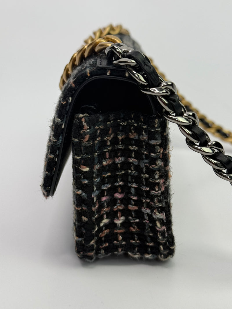 Chanel 19 Wallet On Chain In Tweed Fabric