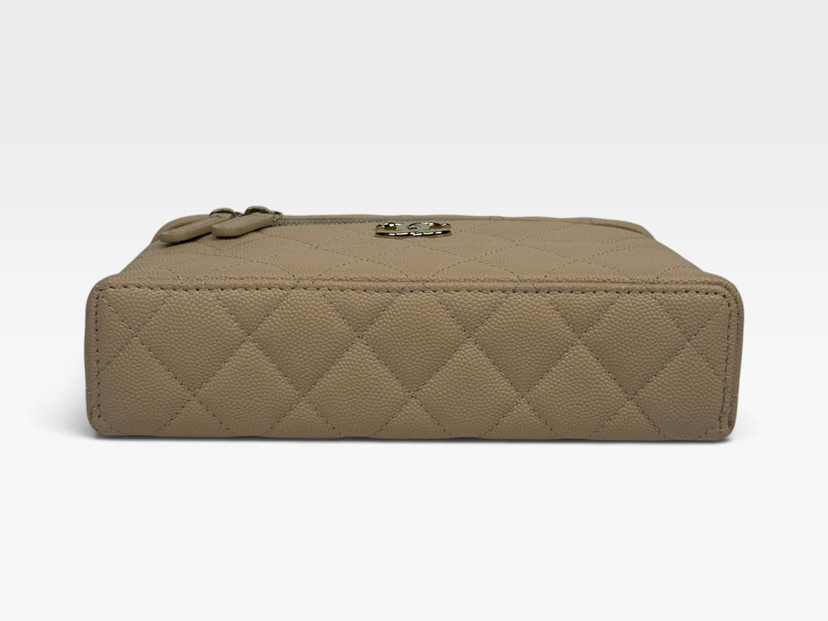 Chanel Flat Vanity In Beige Caviar Leather With Gold Hardware. 100% authentic and pre loved in excellent condition.
