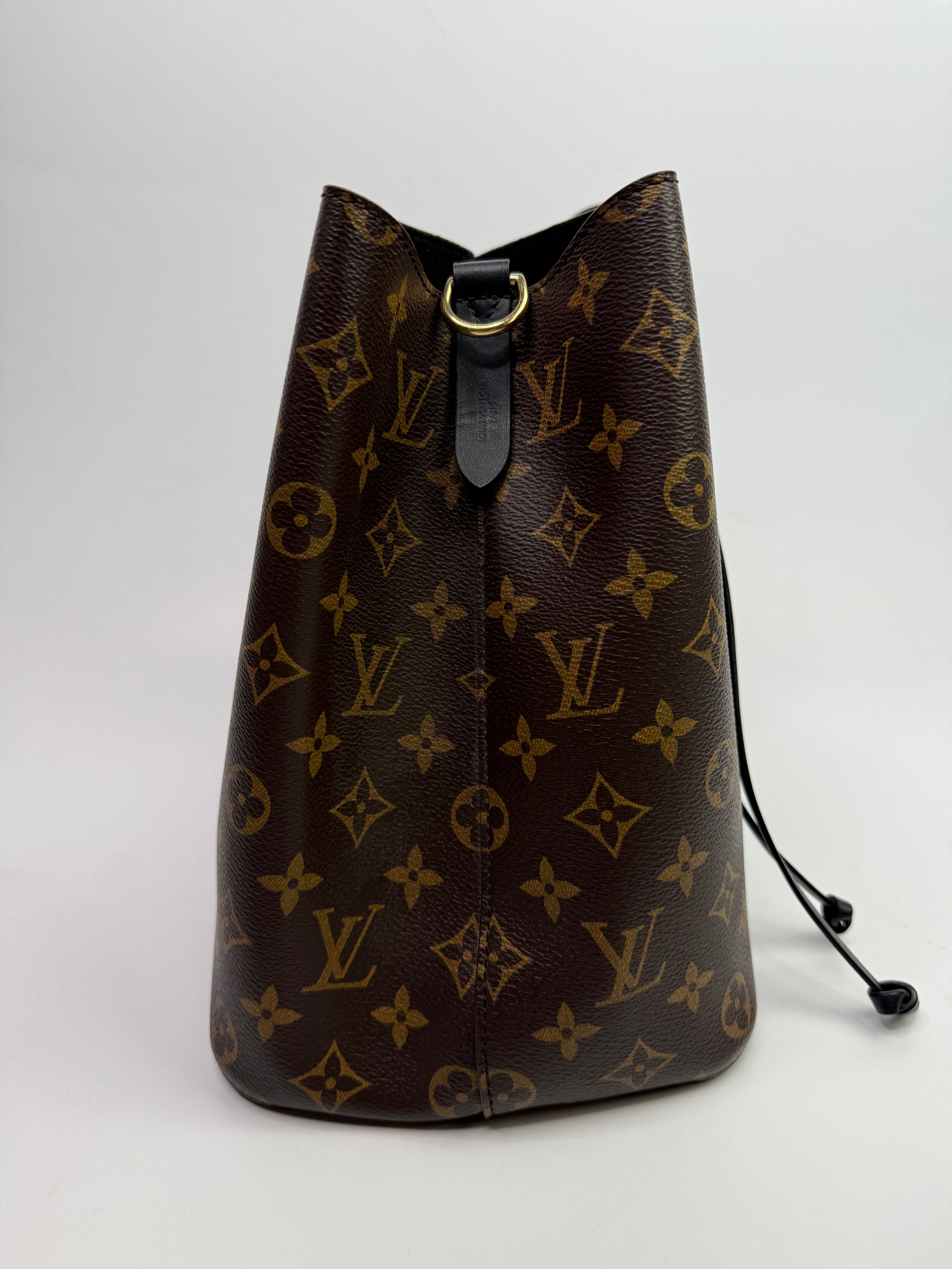 Louis Vuitton NéoNóe MM Bucket Bag
