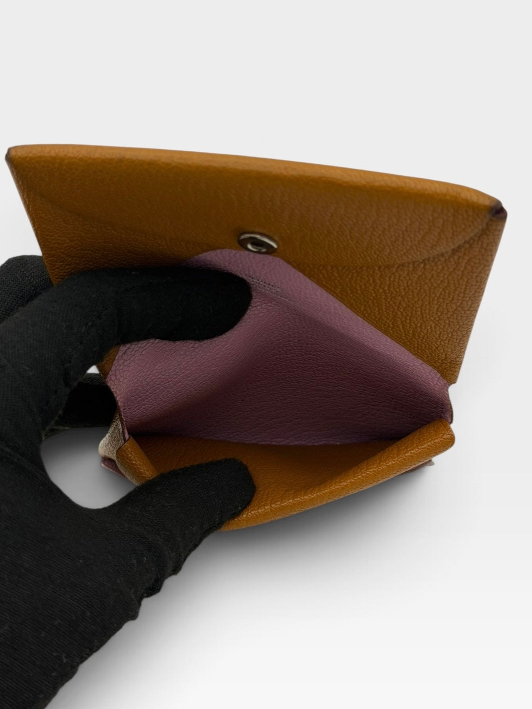 Hermès Calvi Duo Wallet In Biscuit & Mauve Sylvestre. 100% authentic and preloved in excellent condition