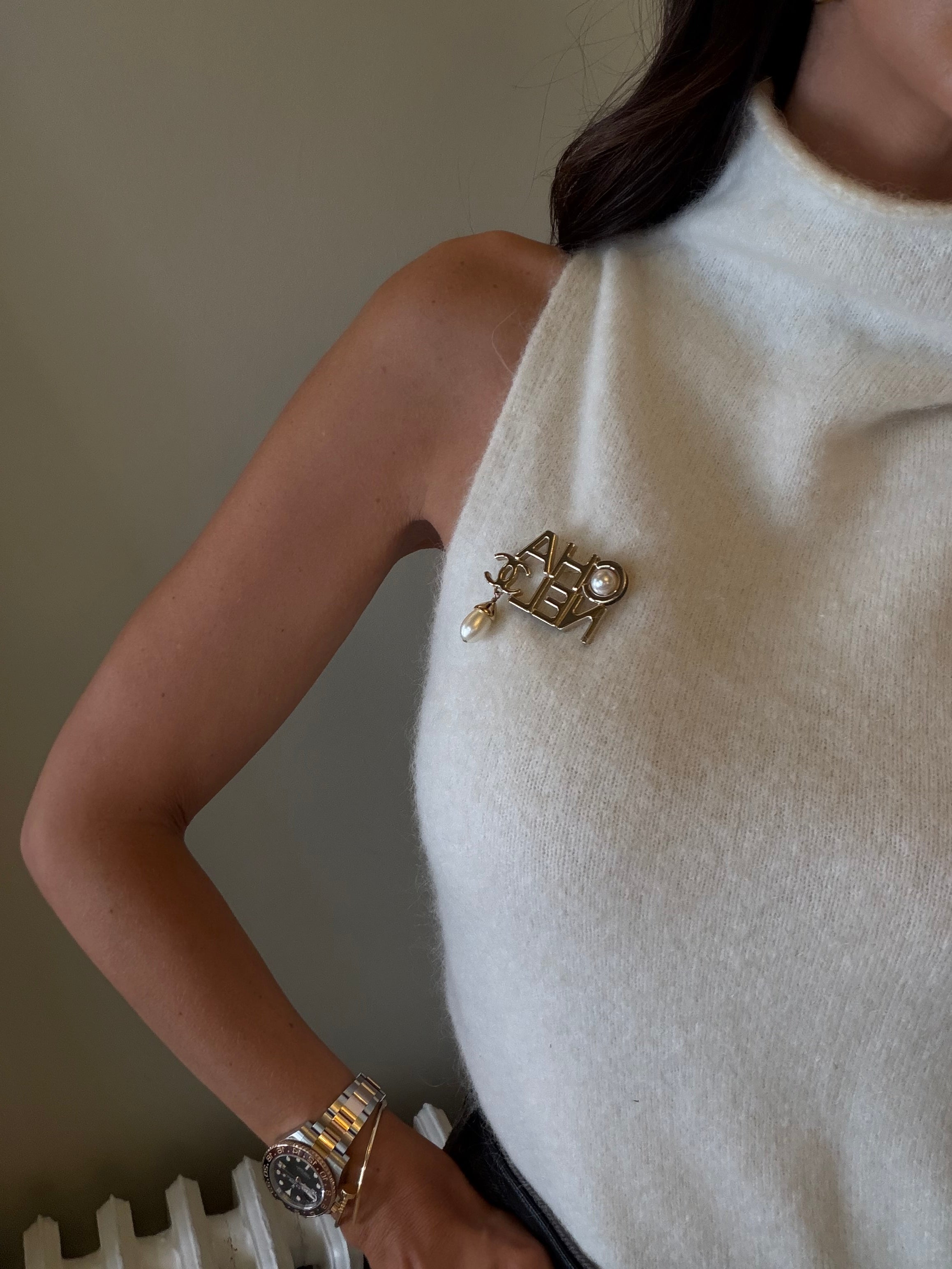 Chanel CC Pearl Drop Logo Brooch, authentic and preloved in excellent condition 