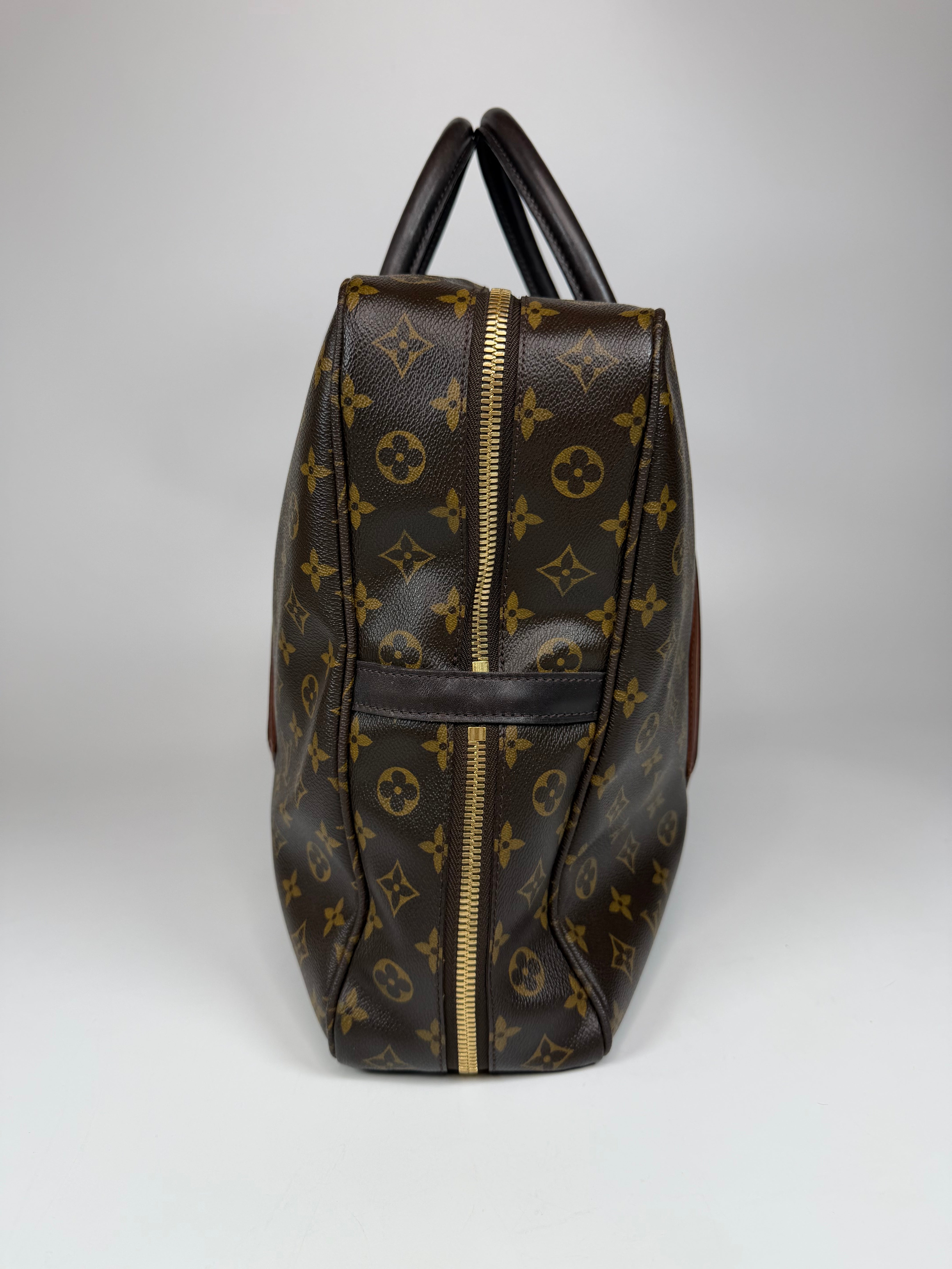 Louis Vuitton Poche Document Portfolio In Monogram Gold Hardware. Authentic and preloved in excellent condition. Verified by Luxe Cheshire. Insured next day delivery