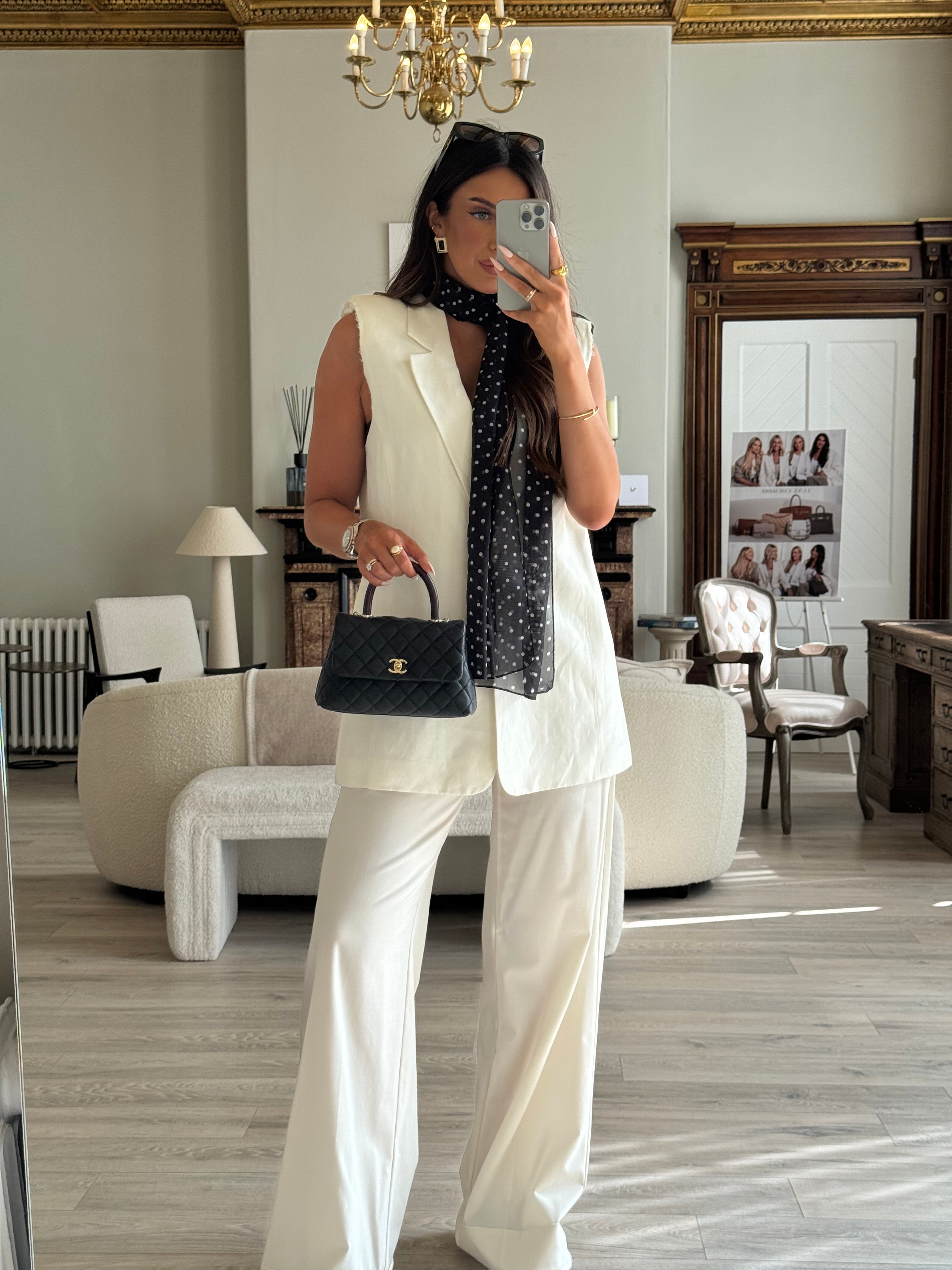 Chanel Small Coco In Black Caviar Leather With Gold Hardware
Pre Loved & Authentic 