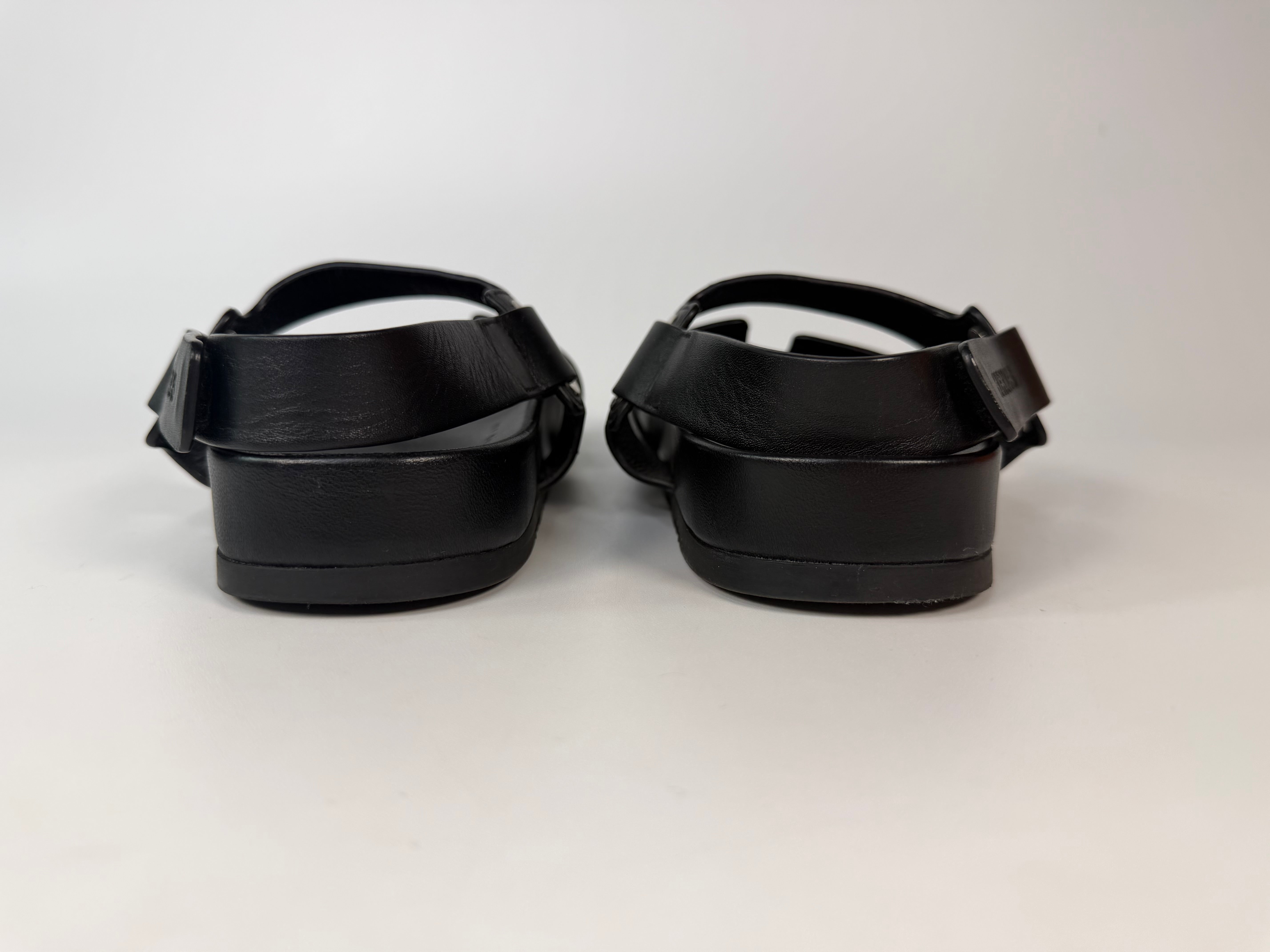 Hermès Genius Sandals In Black (Size 37/UK4) in very good condition 100% authentic and preloved