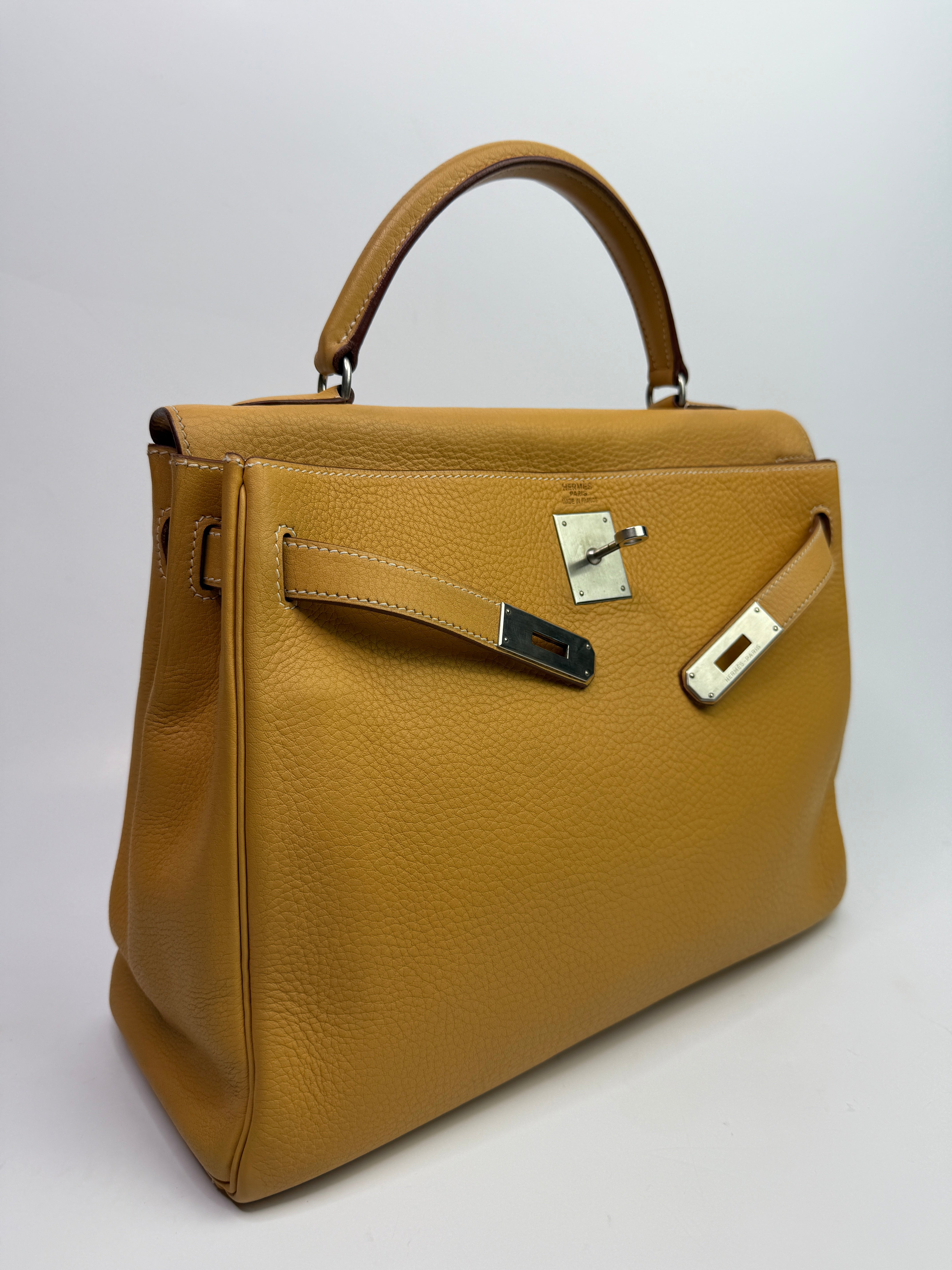Hermès Kelly 32 Natural Sable Veau Taurillion Clemence Leather PHW
