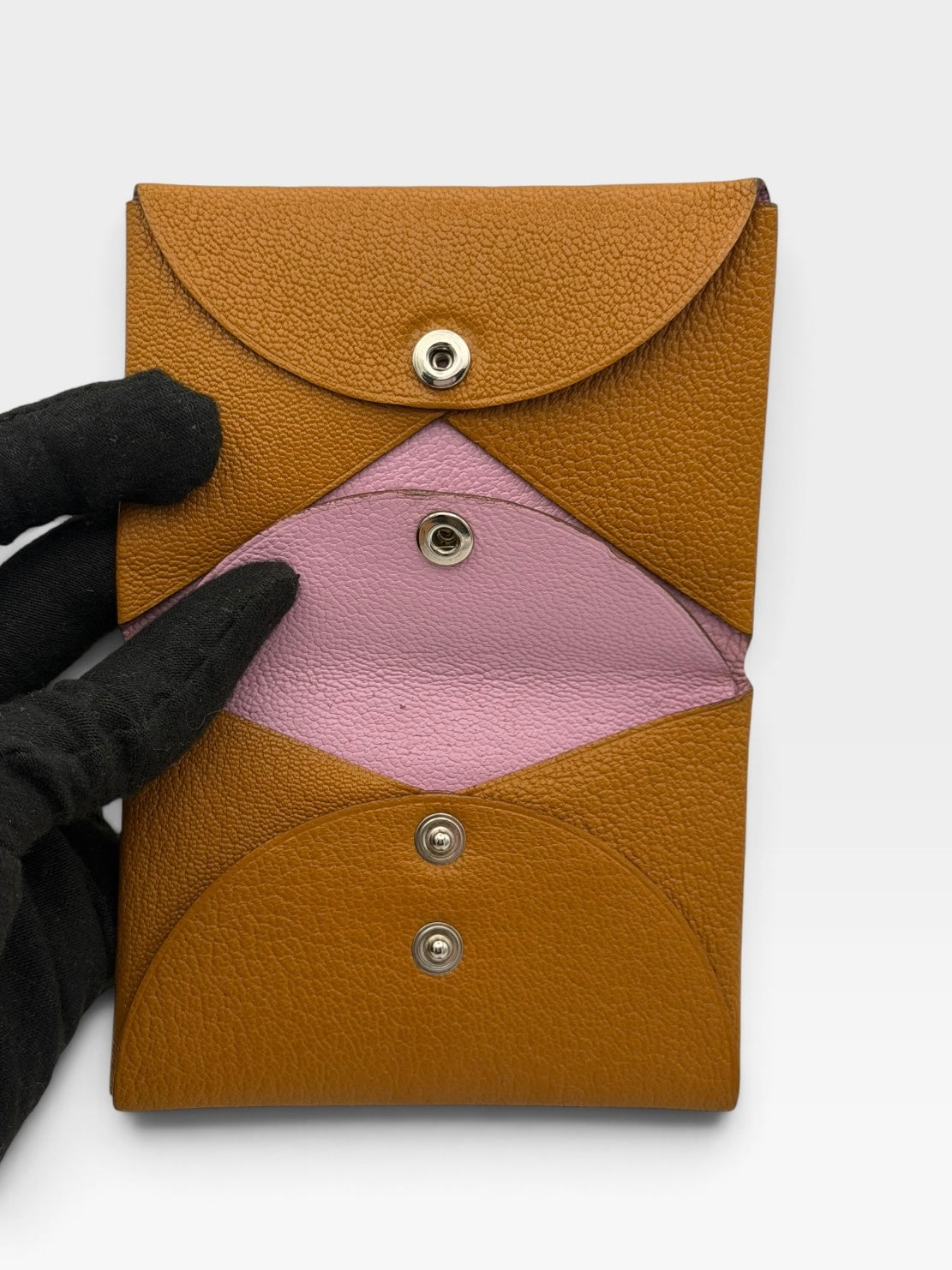 Hermès Calvi Duo Wallet In Biscuit & Mauve Sylvestre. 100% authentic and preloved in excellent condition