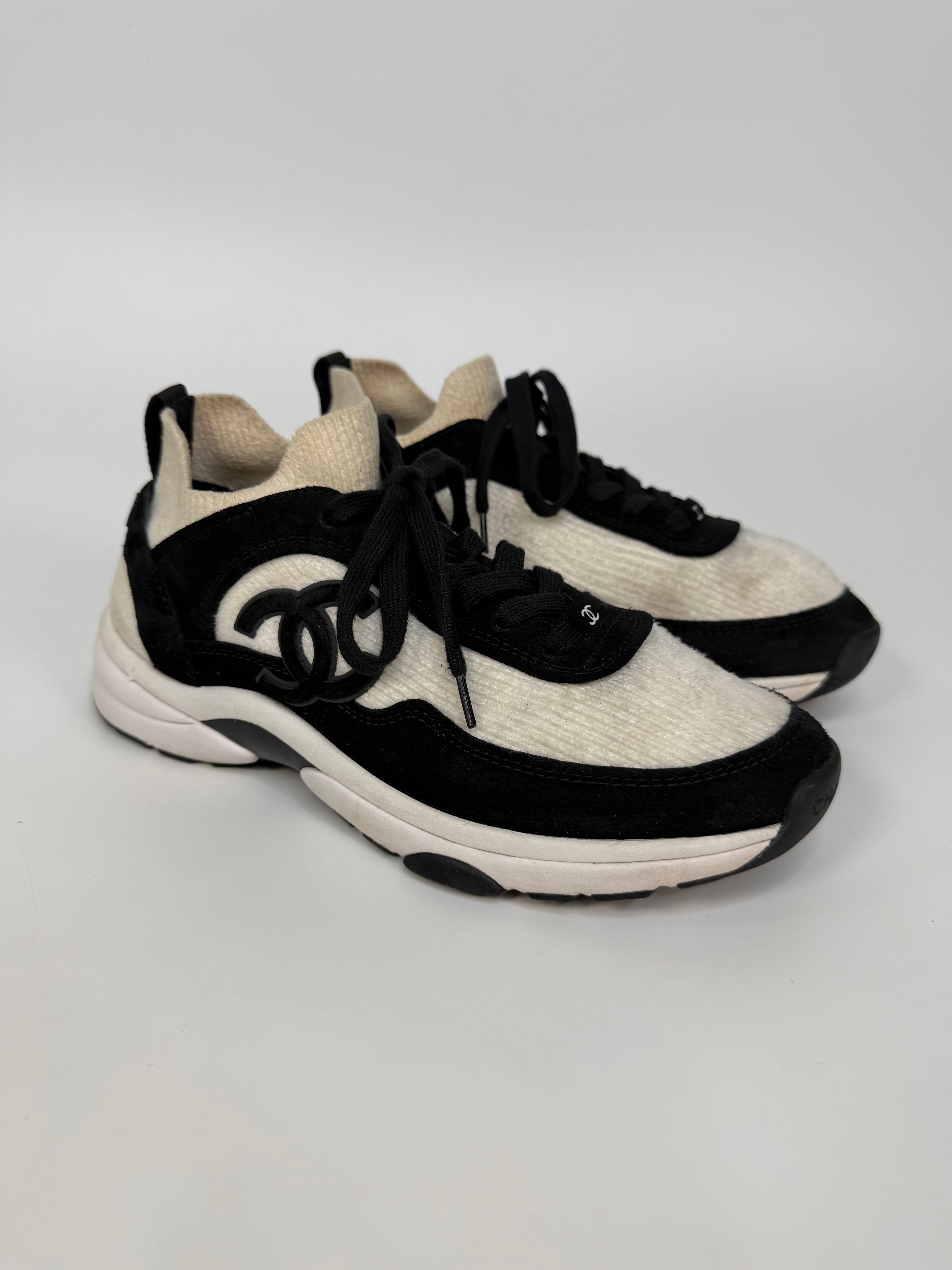 Chanel CC Knit Sneakers (Size 39/UK6). Authentic and preloved in very good condition.