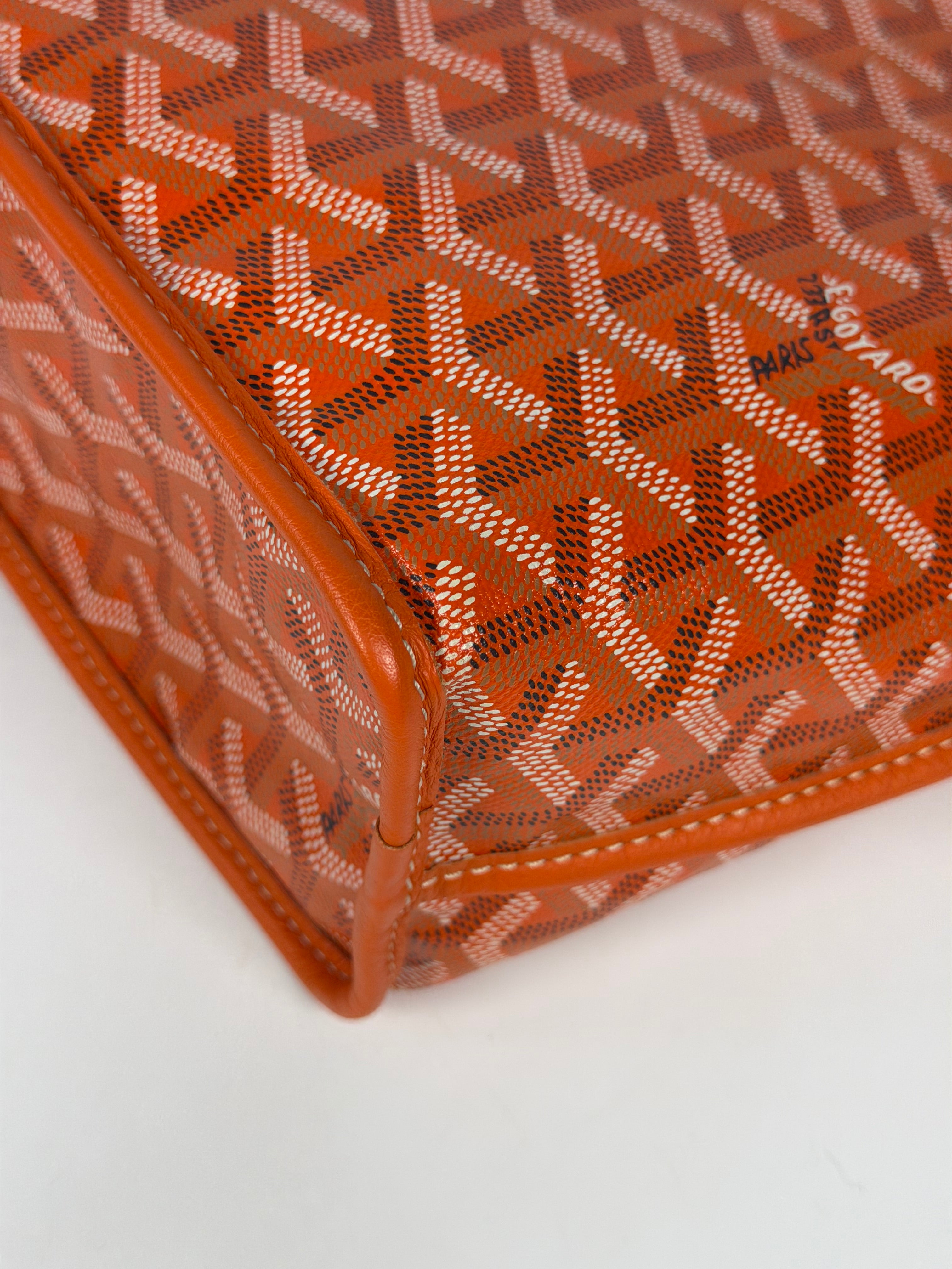 Goyard Mini Anjou Orange Leather, excellent condition pre loved condition. Verified by Luxe Cheshire. Insured next day delivery 