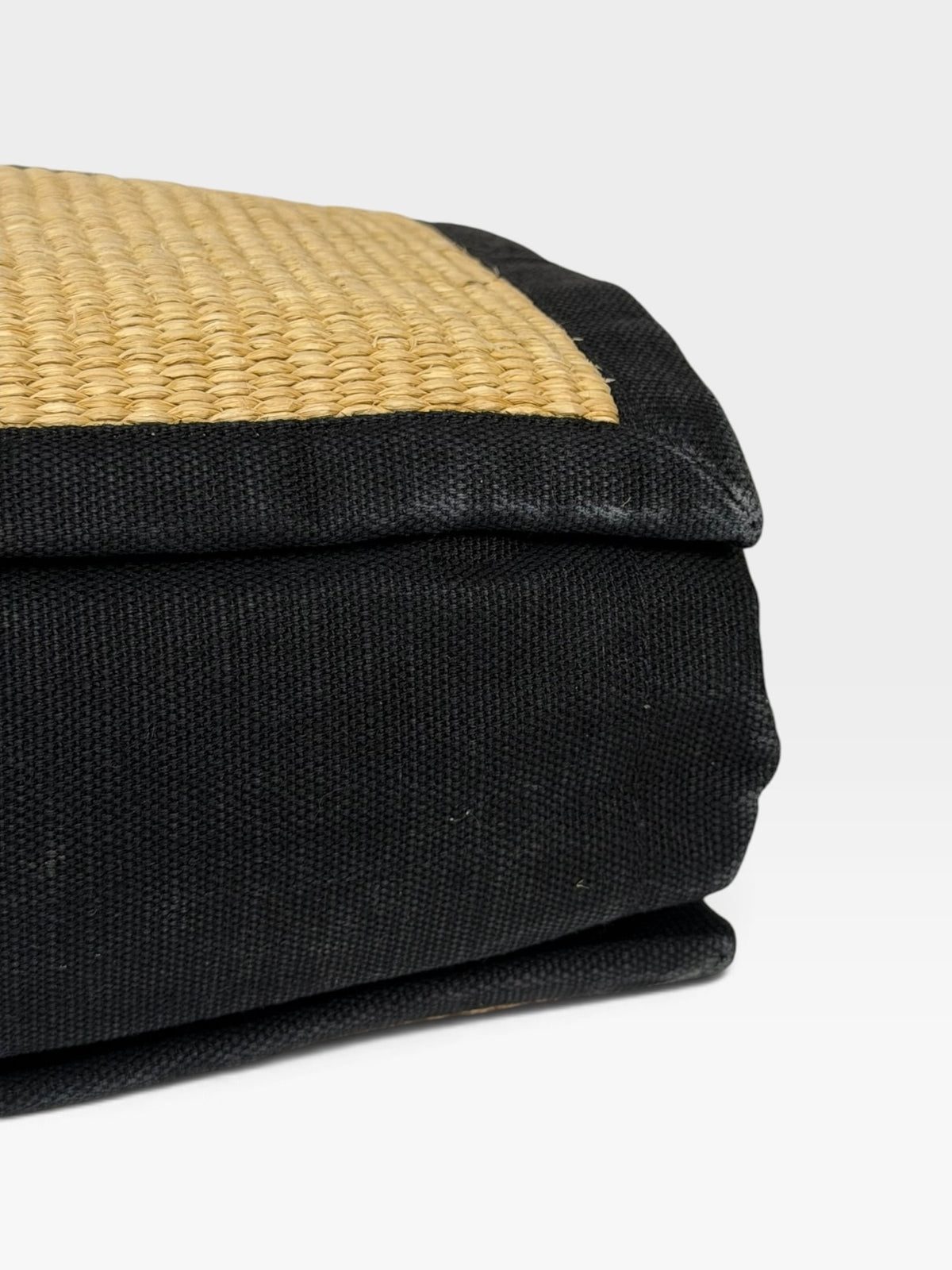 Saint Laurent Rive Gauche Tote In Natural and Black Raffia. 100% authentic and preloved in excellent condition