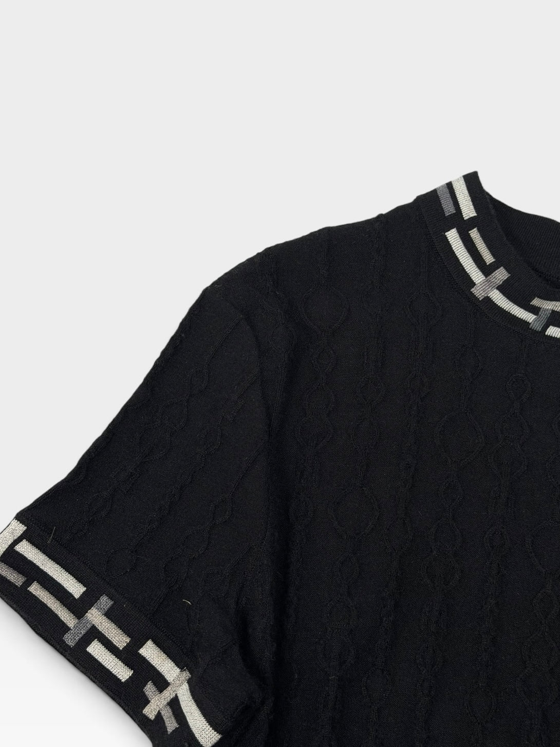 Hermès "Do Re Boucles" Short-Sleeve Sweater (Size 34/ UK6). Authentic and preloved in excellent condition. 100% guarantee. Insured next day delivery