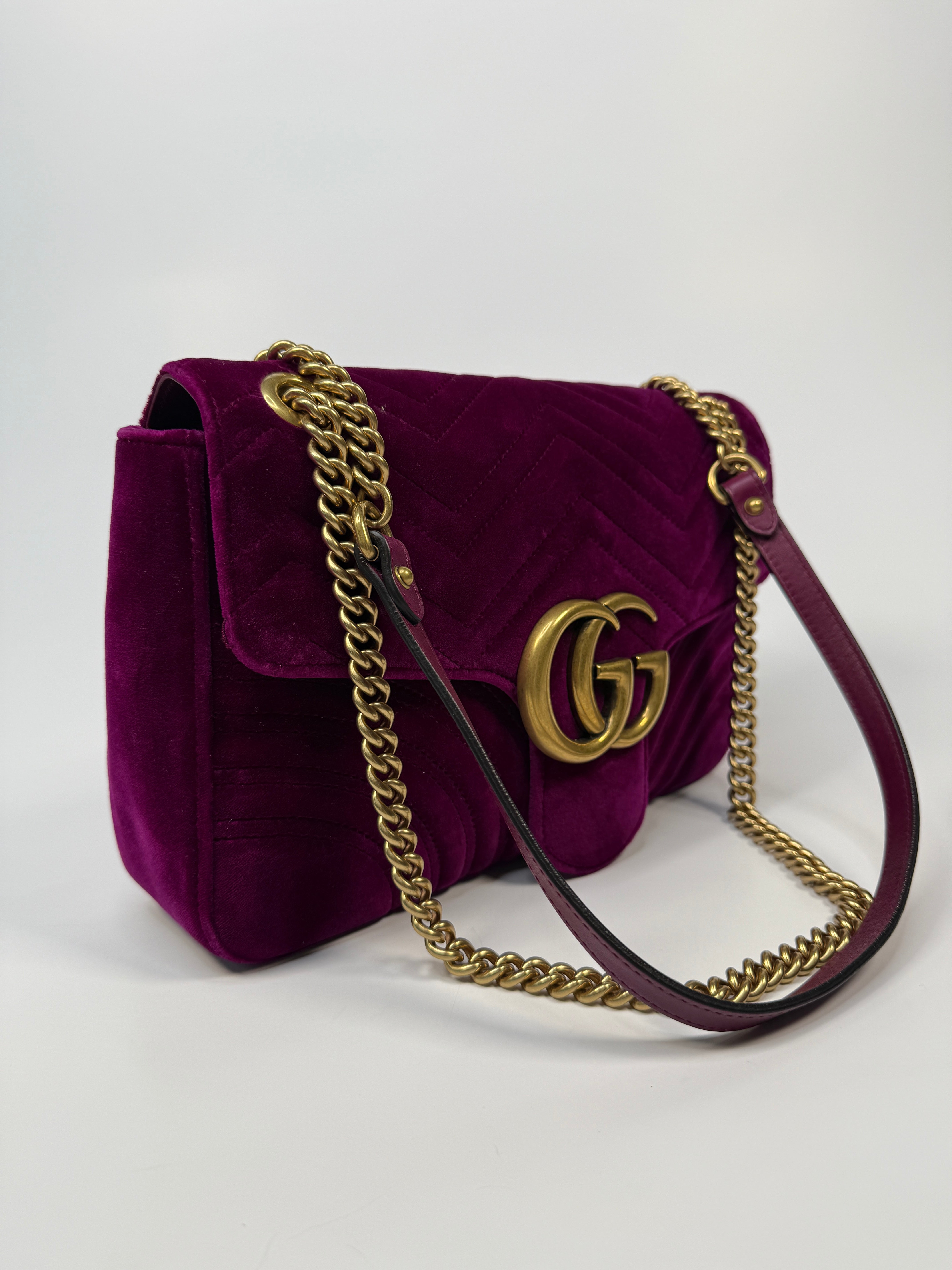 Gucci GG Medium Marmont Shoulder Bag