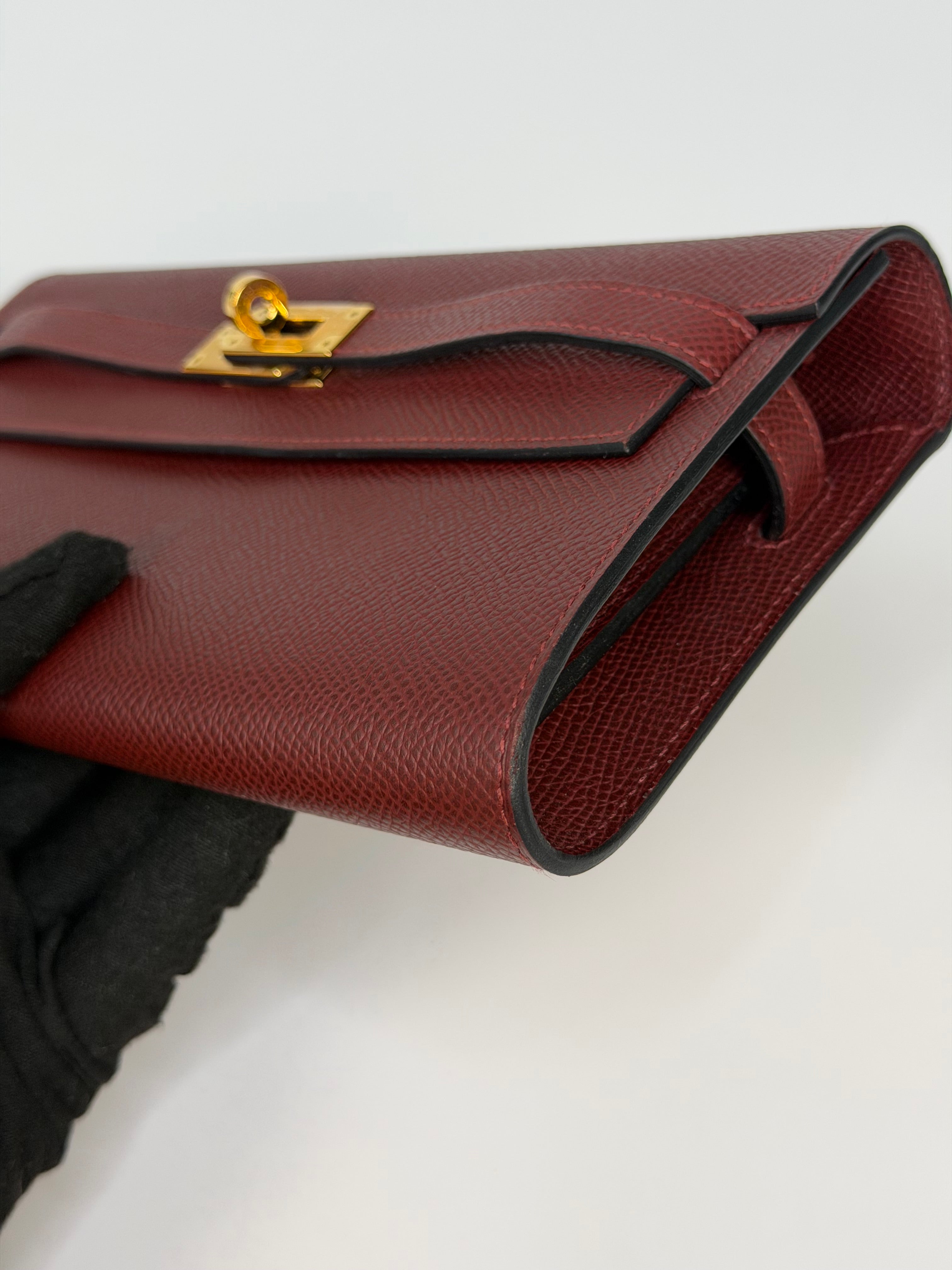 Hermès Kelly To Go In Burgundy Epsom Leather With Gold Hardware