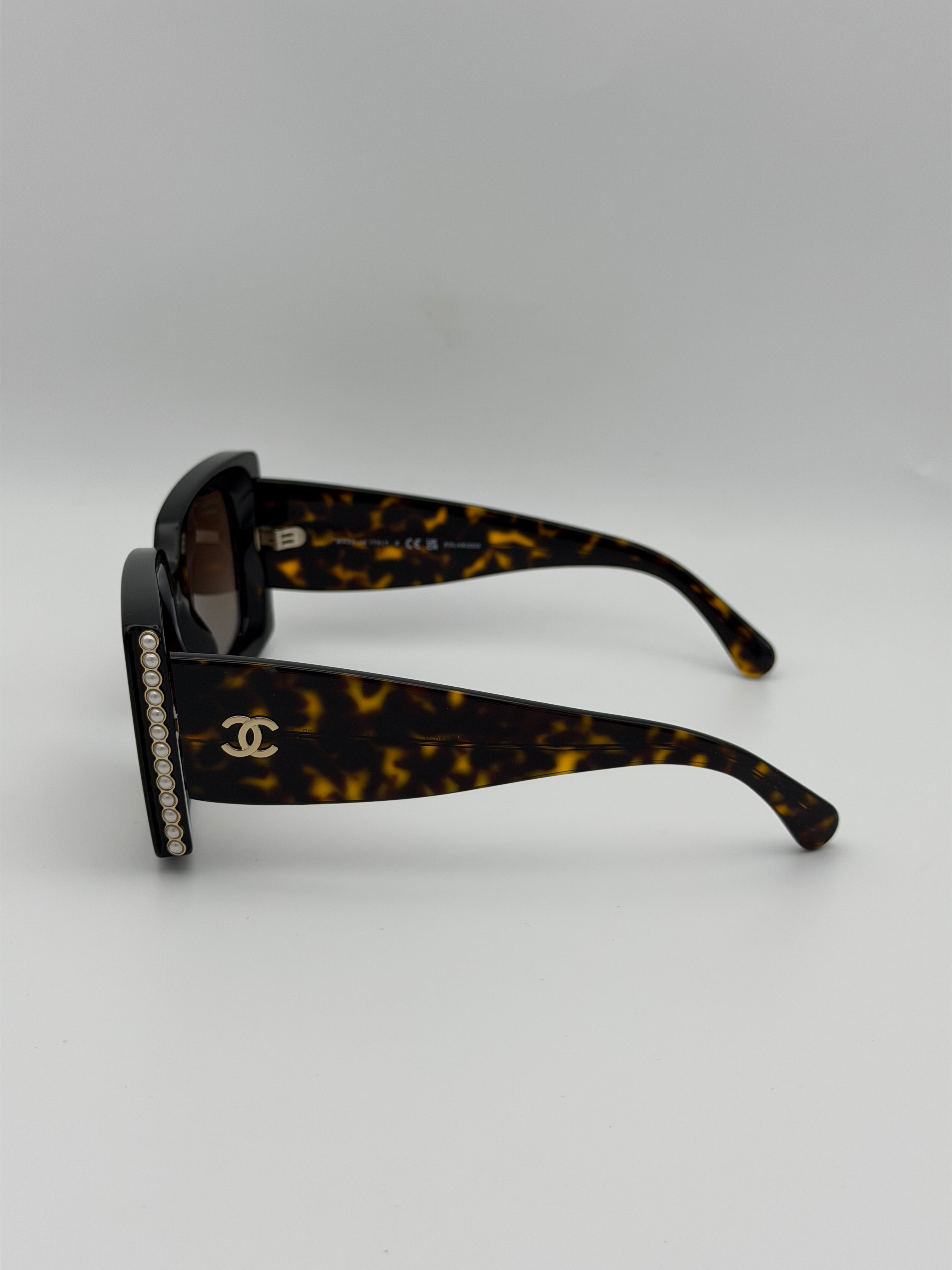 Chanel Sunglasses Tortoiseshell
Authentic Pre Loved Verified by Luxe Cheshire Trusted Designer resale
