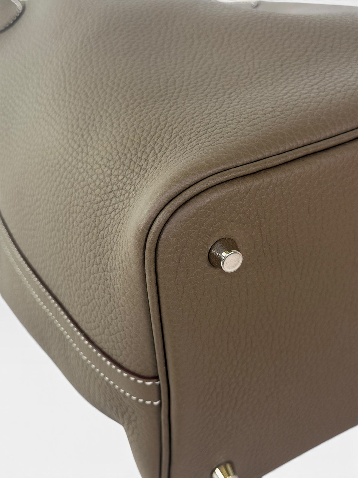Hermès Picotin 22 In Etoupe Clemence Leather With Palladium Hardware. Authentic and preloved in new and unused condition. 100% guarantee