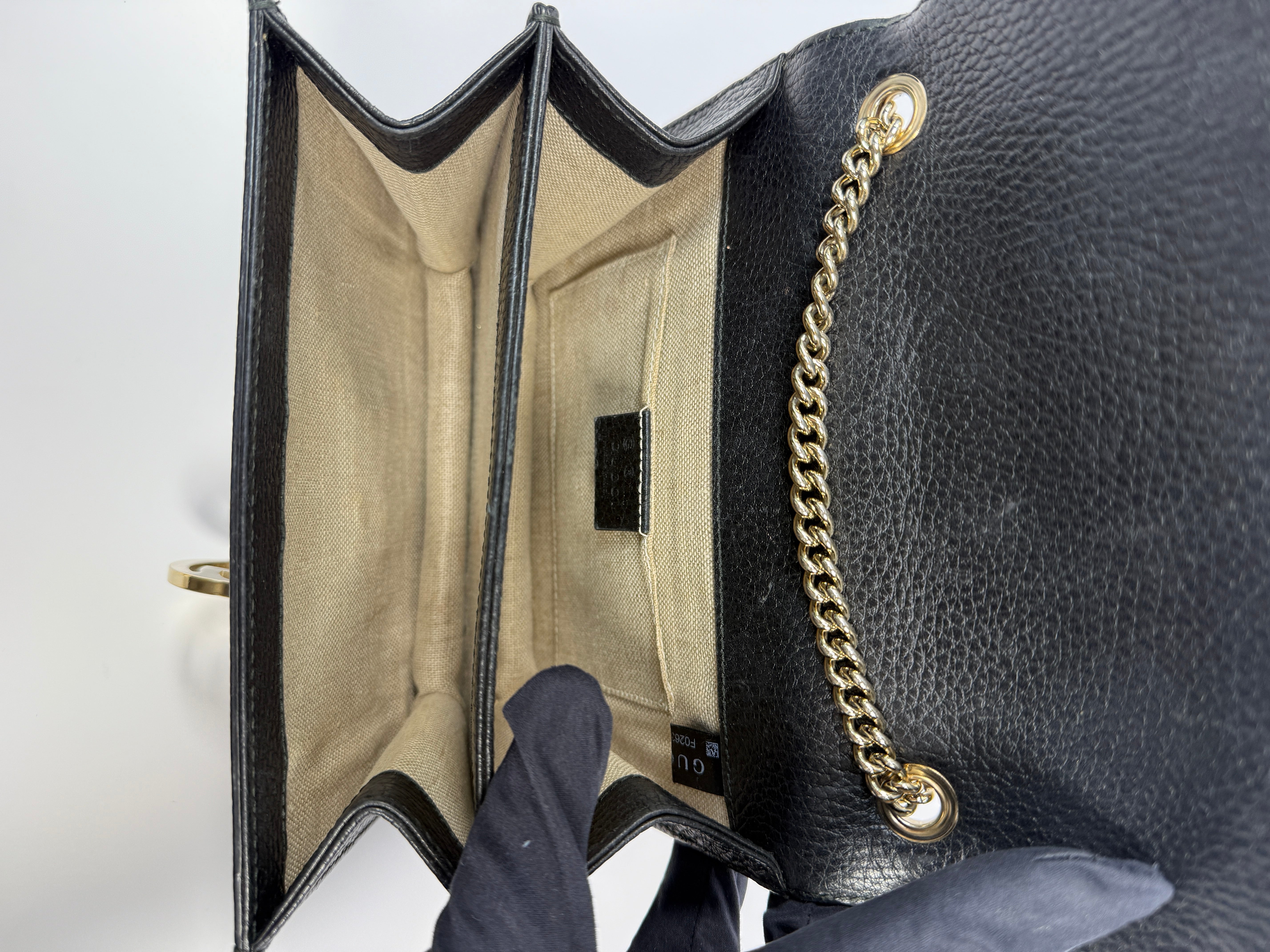 Gucci Interlocking G Wallet On Chain