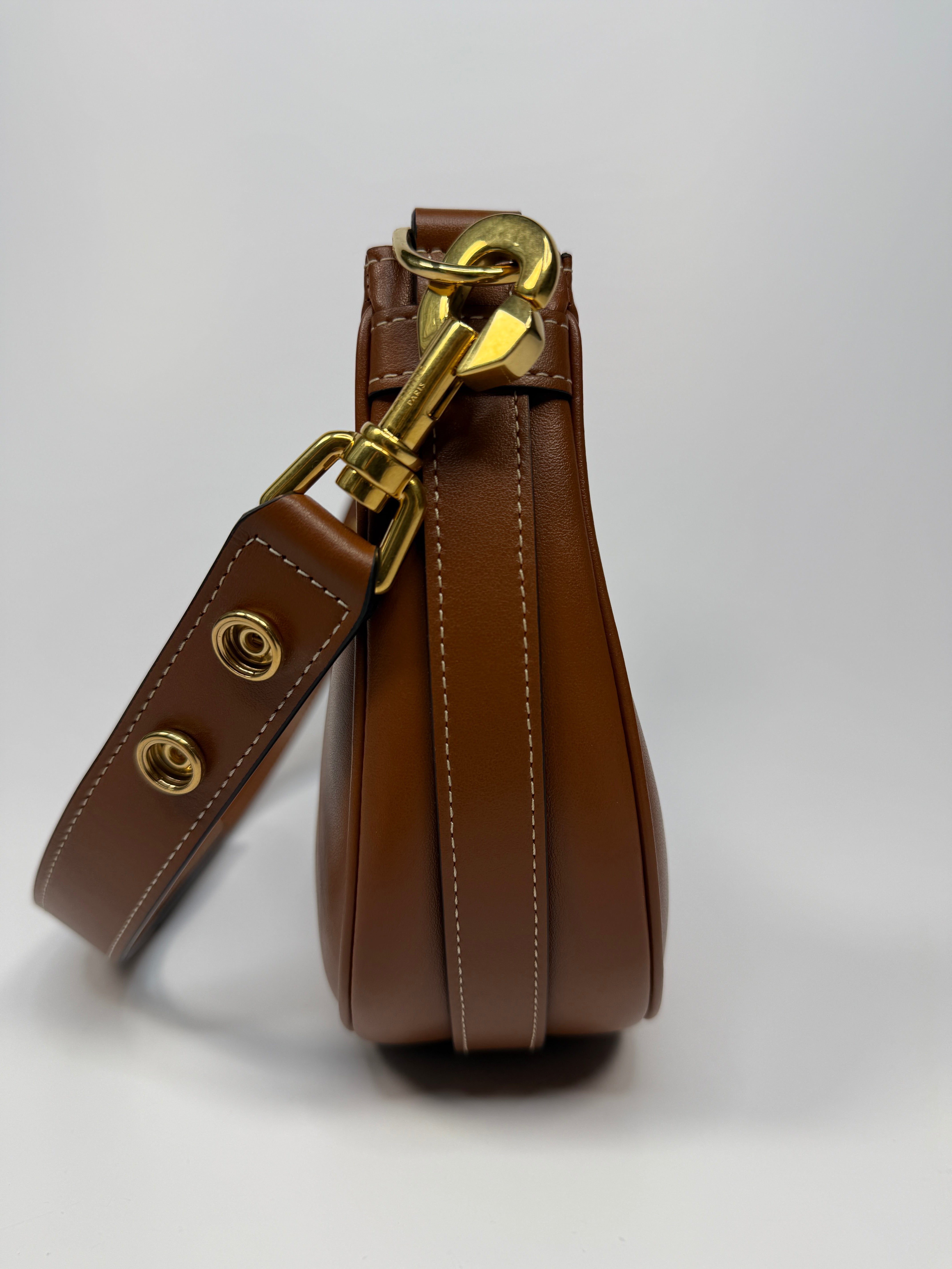 Celine Medium Ava Bag
Pre Loved & Authentic 