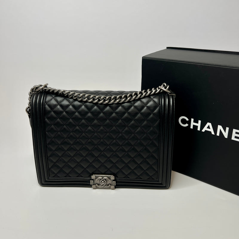 Chanel Boy Bag Large In Black Lambskin Leather