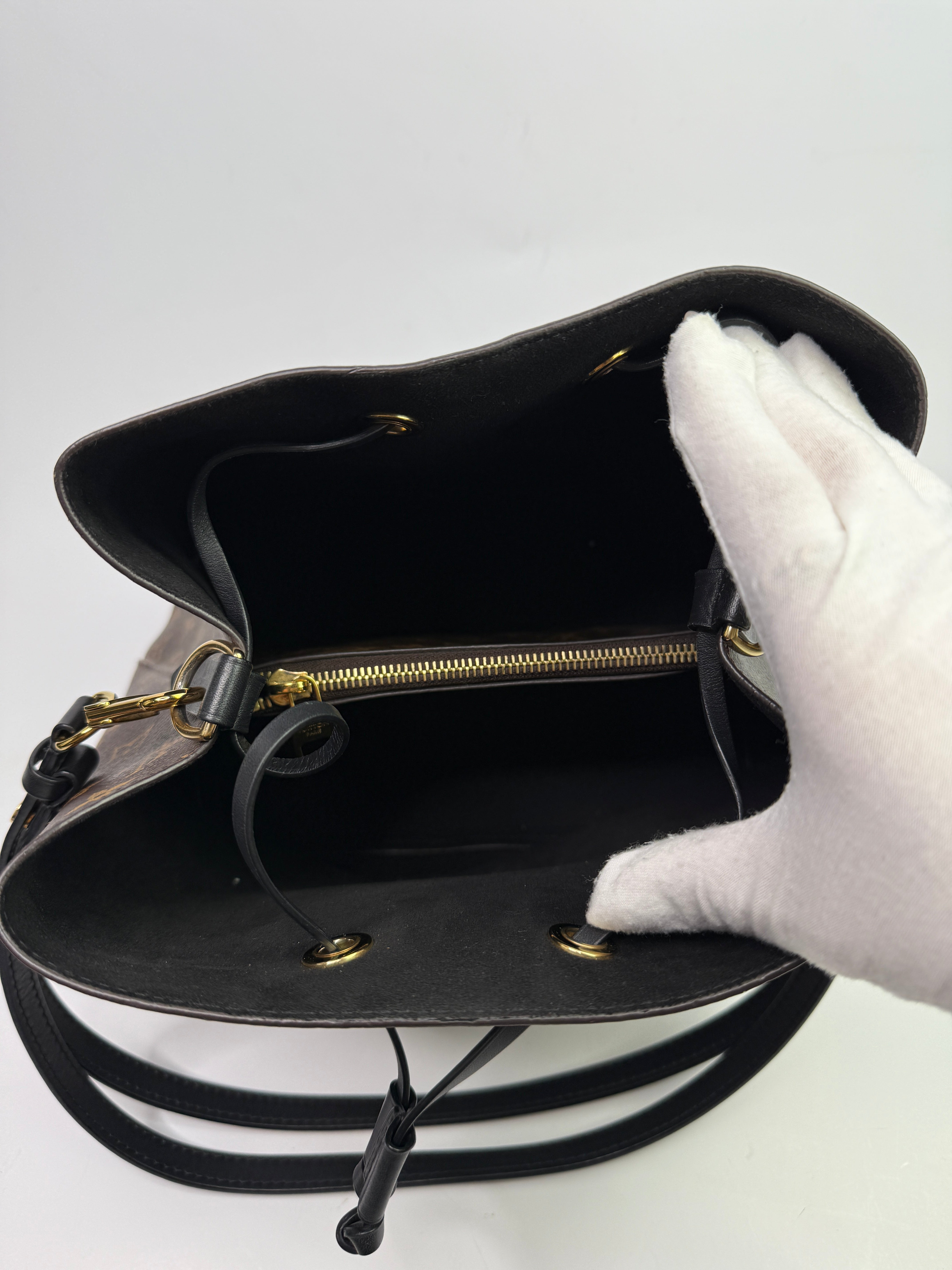 Louis Vuitton NéoNóe MM Bucket Bag