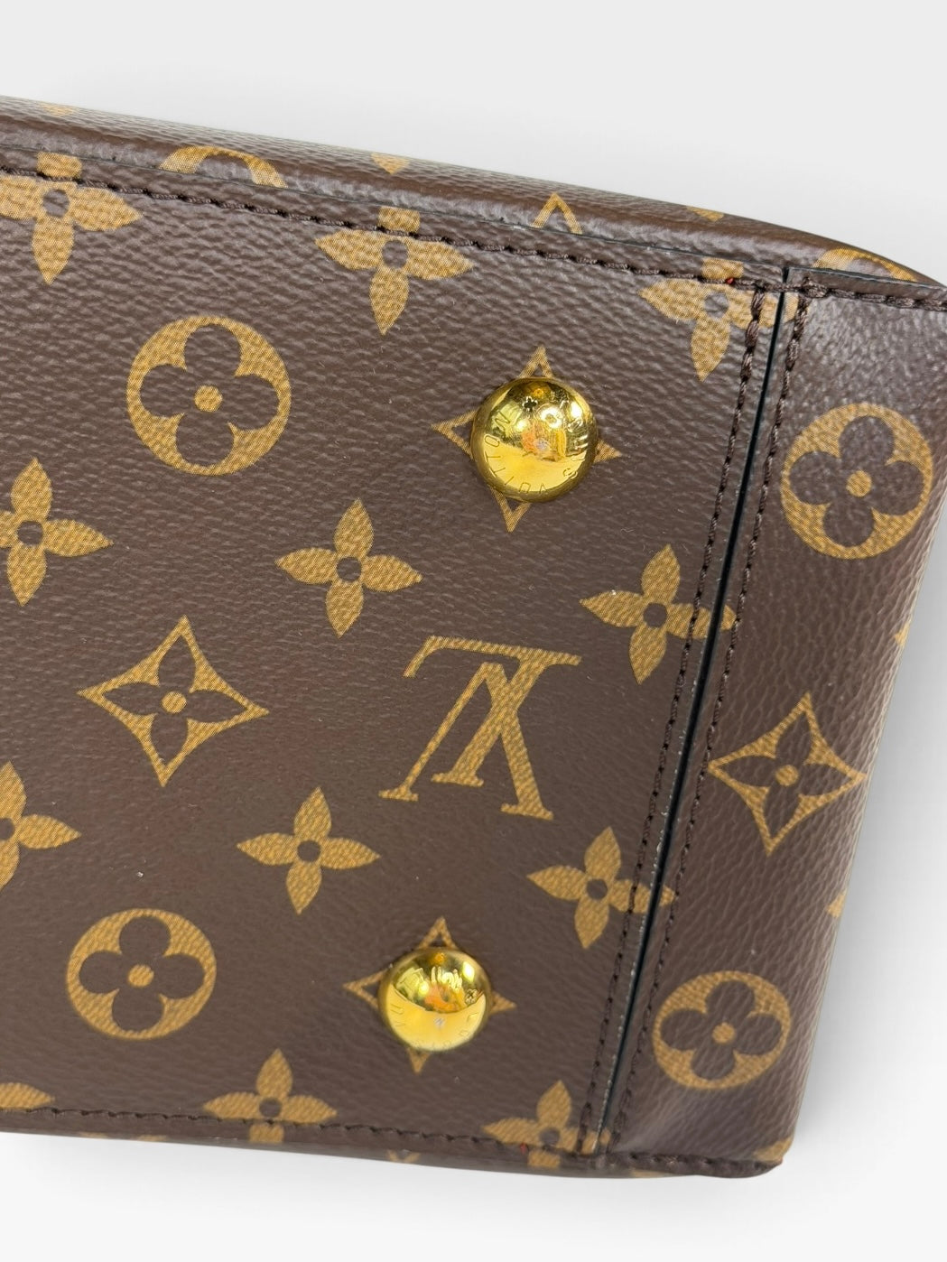 Louis Vuitton Flower Tote In Monogram Canvas With Gold Hardware 100% authentic and preloved in excellent condition