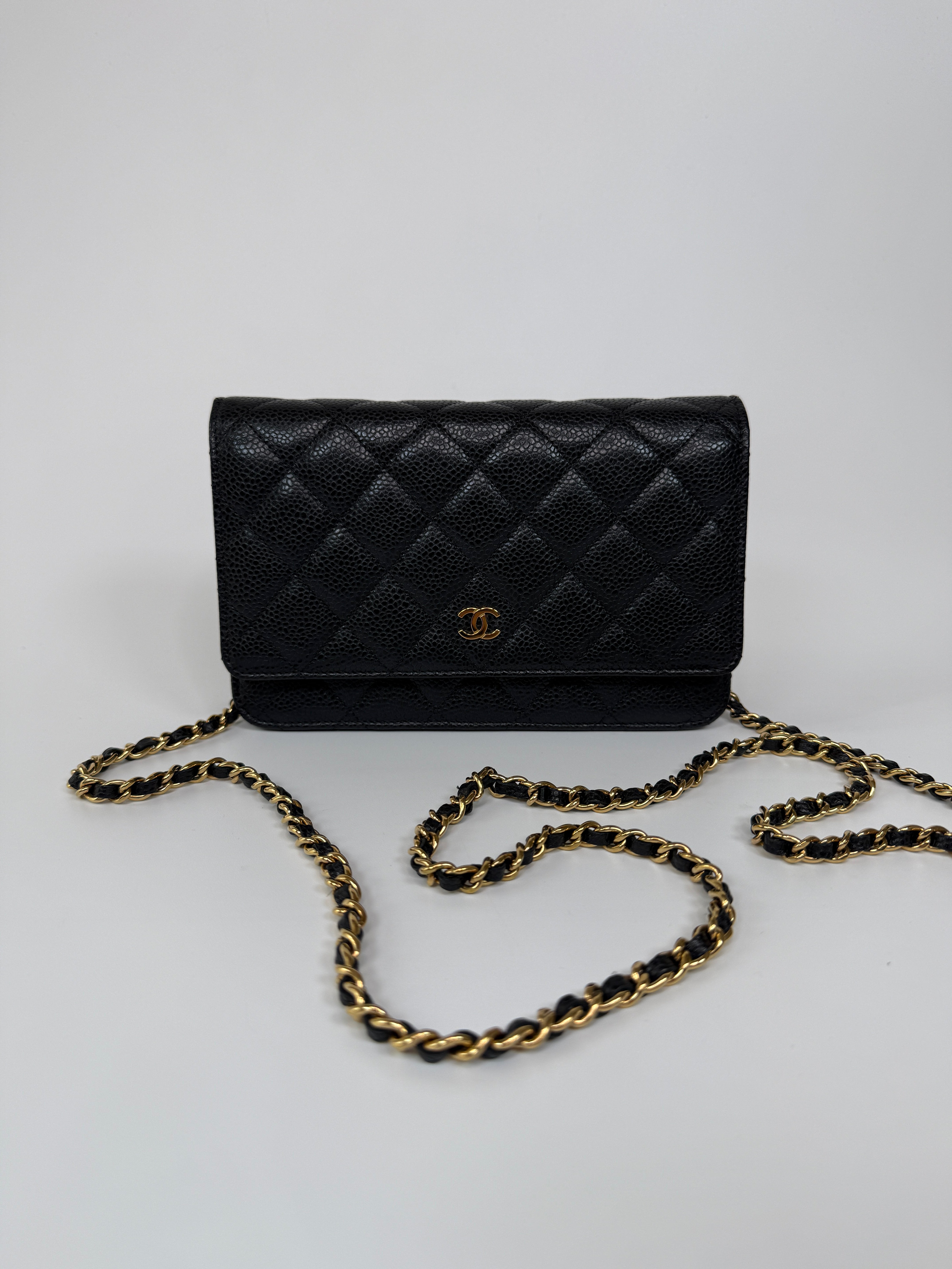 Chanel Wallet On Chain In Black Caviar Leather With Gold Hardware In Excellent Condition.
Authentic Pre Loved Verified by Luxe Cheshire Trusted Designer resale 