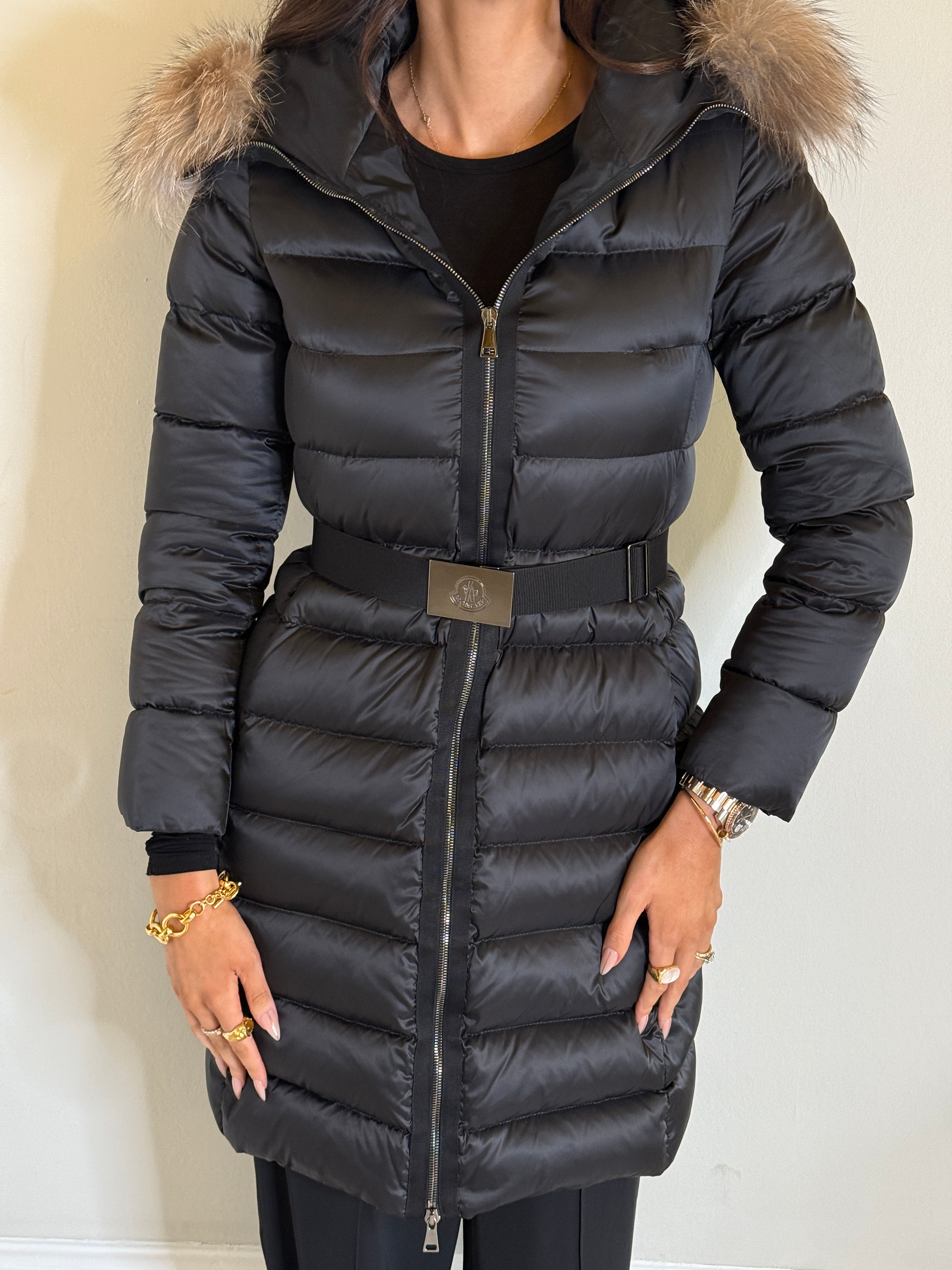 Moncler Tinuviel Guibbotto Jacket (TG1/UK10) Authentic and preloved in excellent condition. 100% authenticity guarantee. 