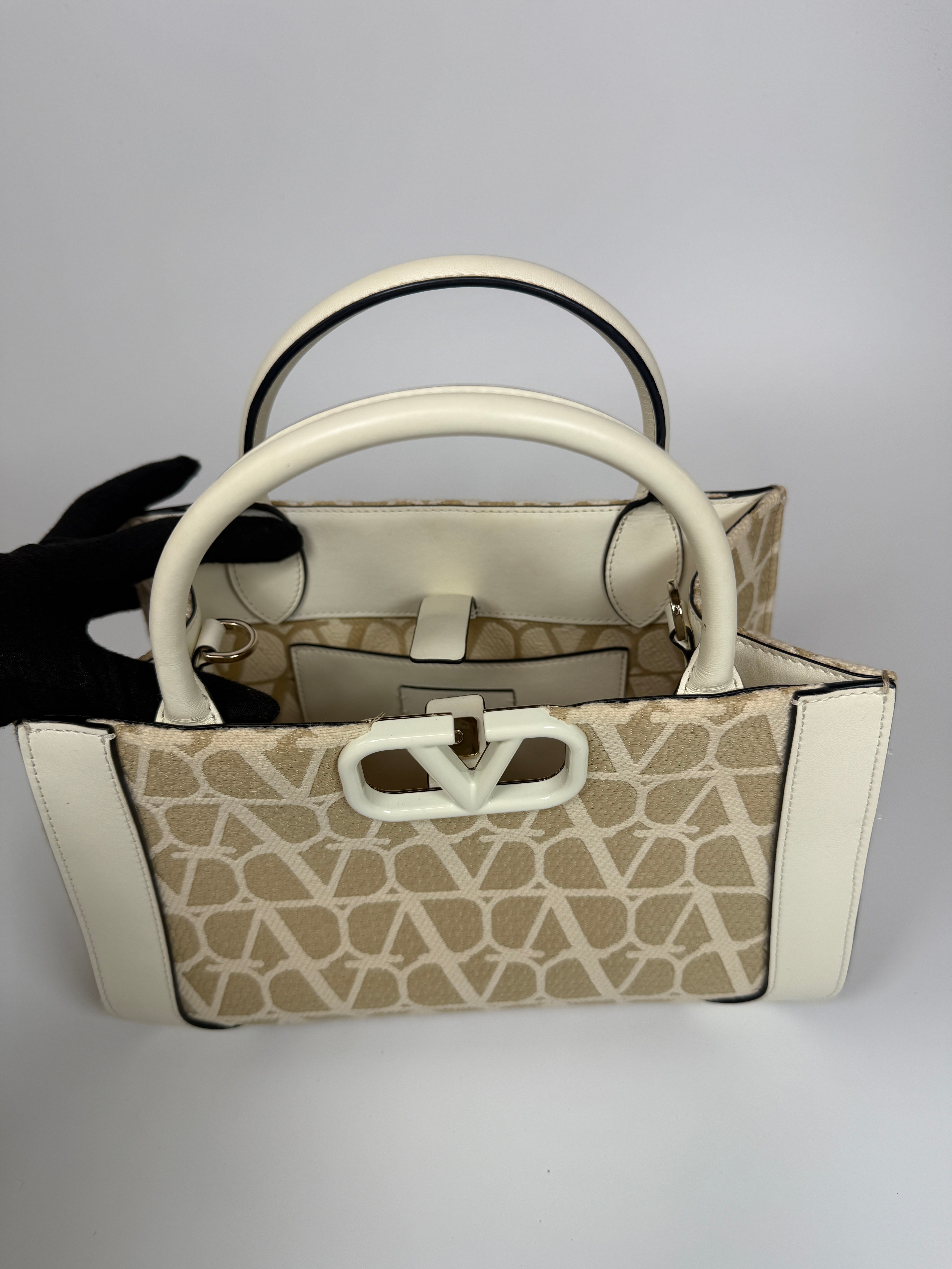 Authentic and preloved Authentic and preloved Valentino Garavani Canvas Beige Tote. 100% Authenticity guarantee 