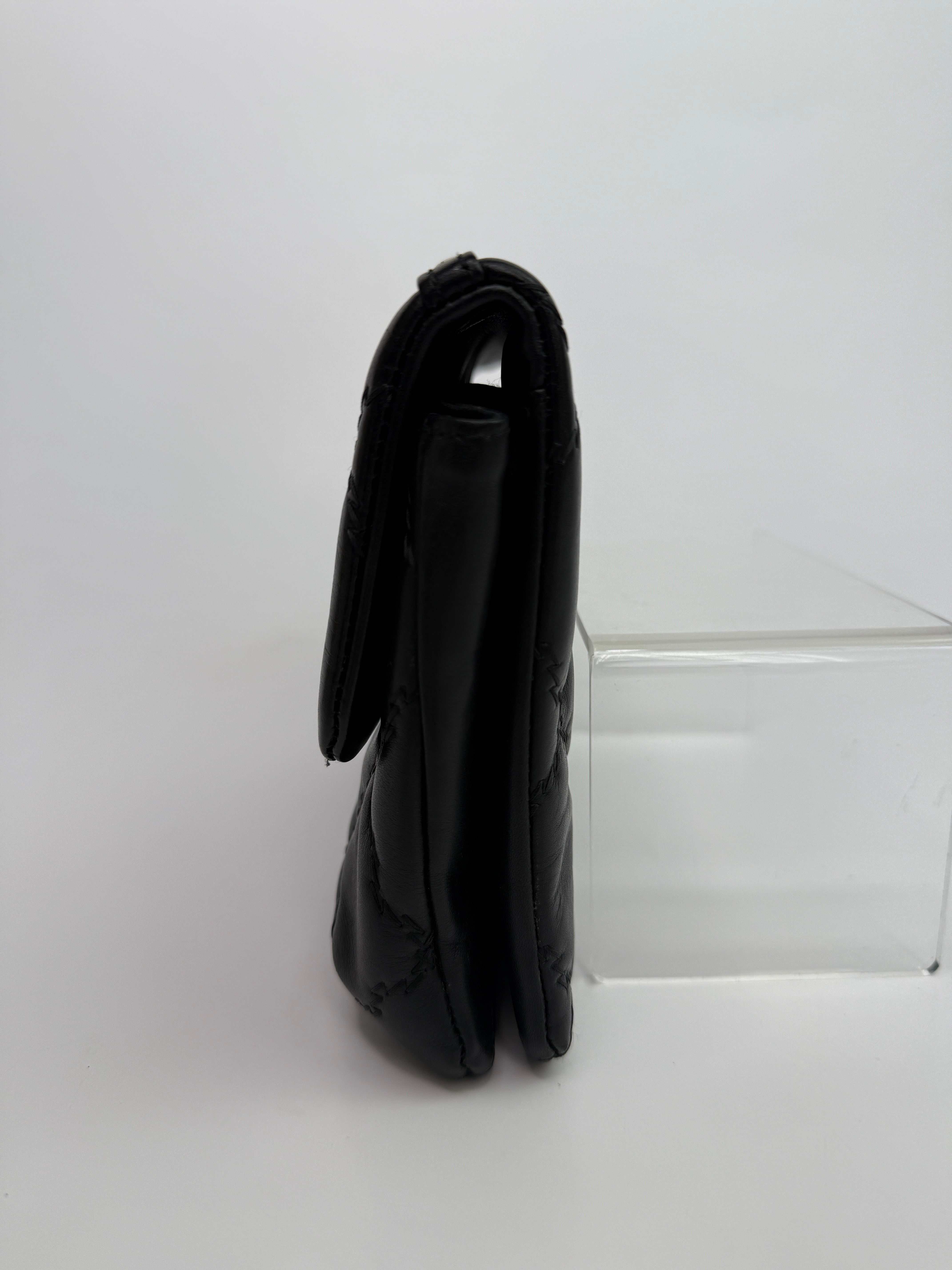 Chanel CC Ultimate Stitch Quilted Flap Bag
Pre Loved & Authentic 